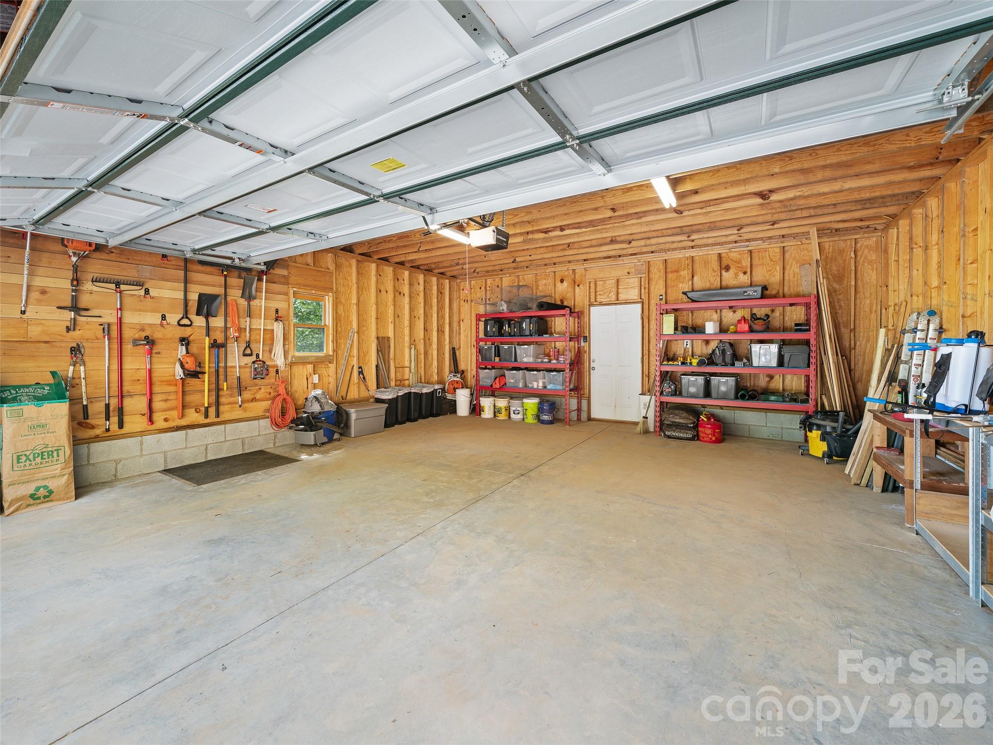 483 Birdie Lane — Bakersville