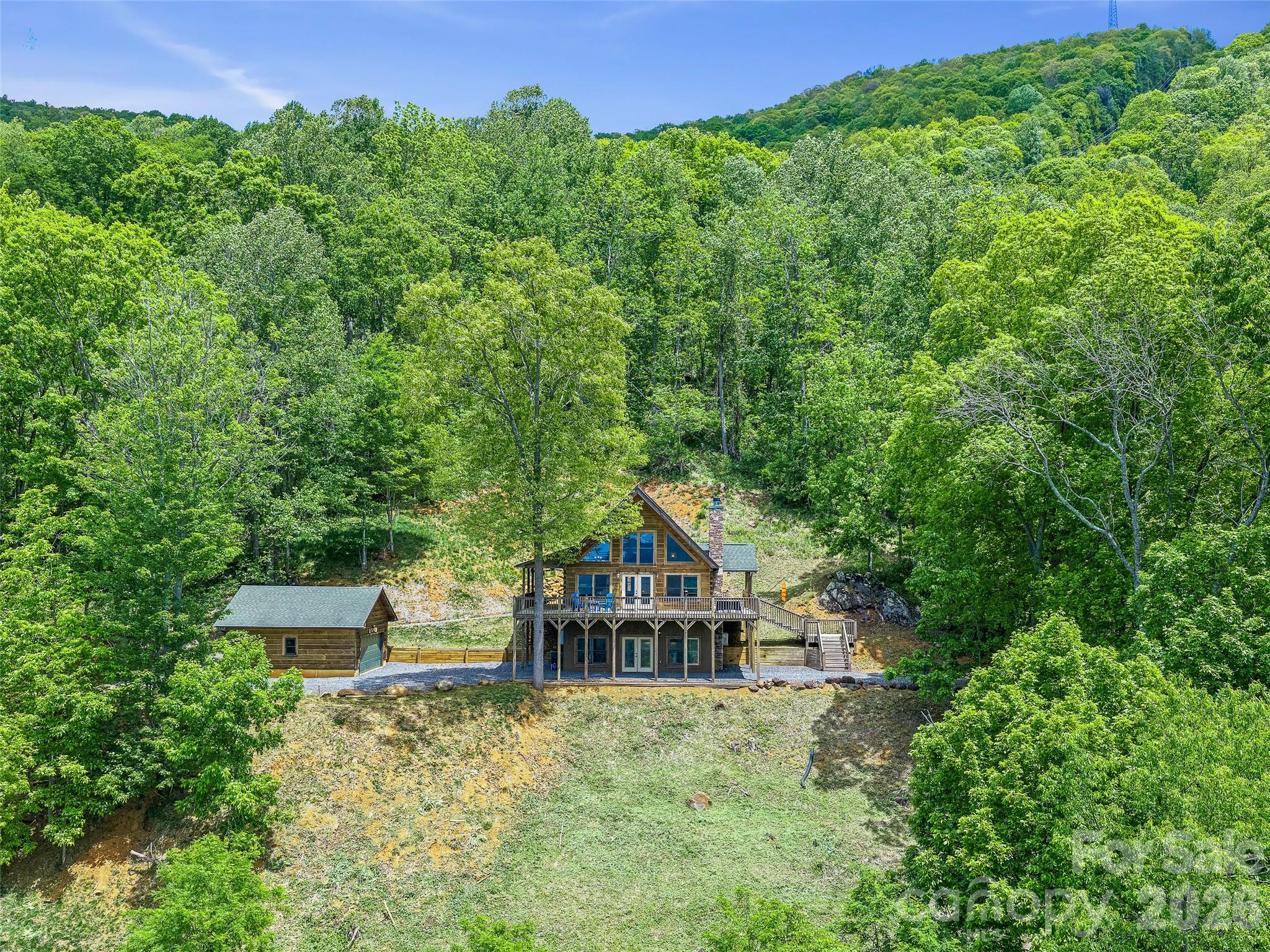 483 Birdie Lane — Bakersville