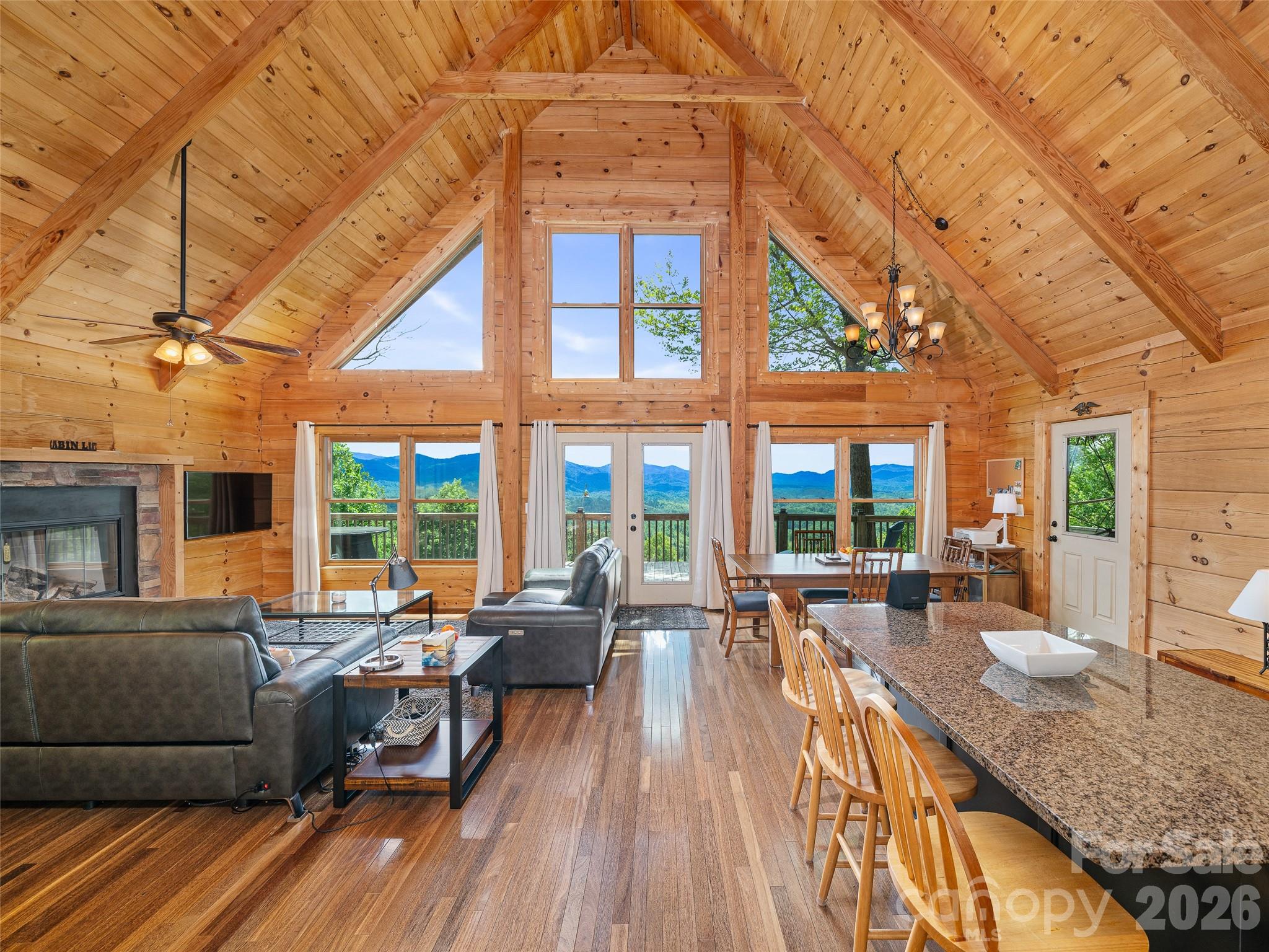 483 Birdie Lane — Bakersville