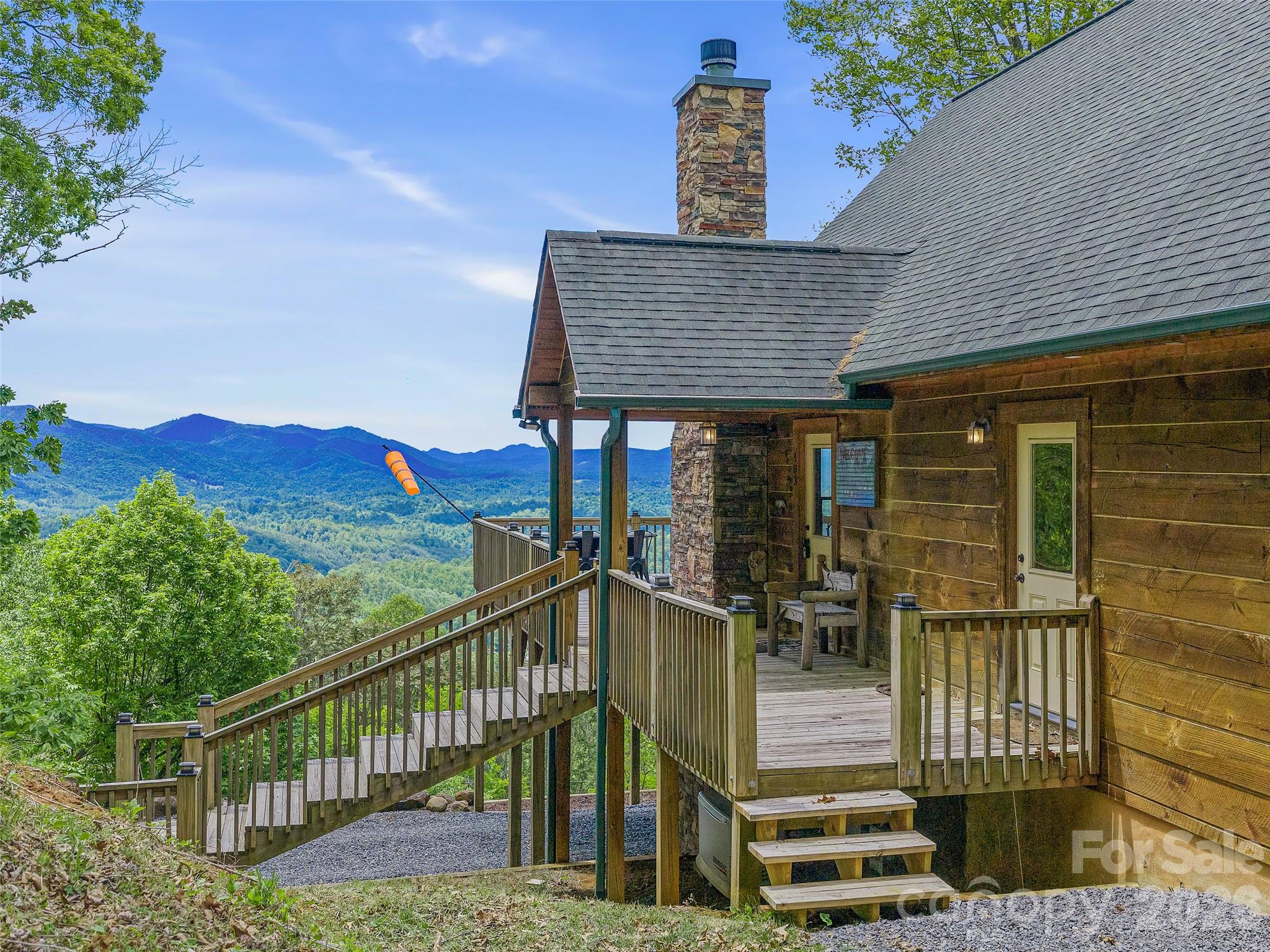 483 Birdie Lane — Bakersville