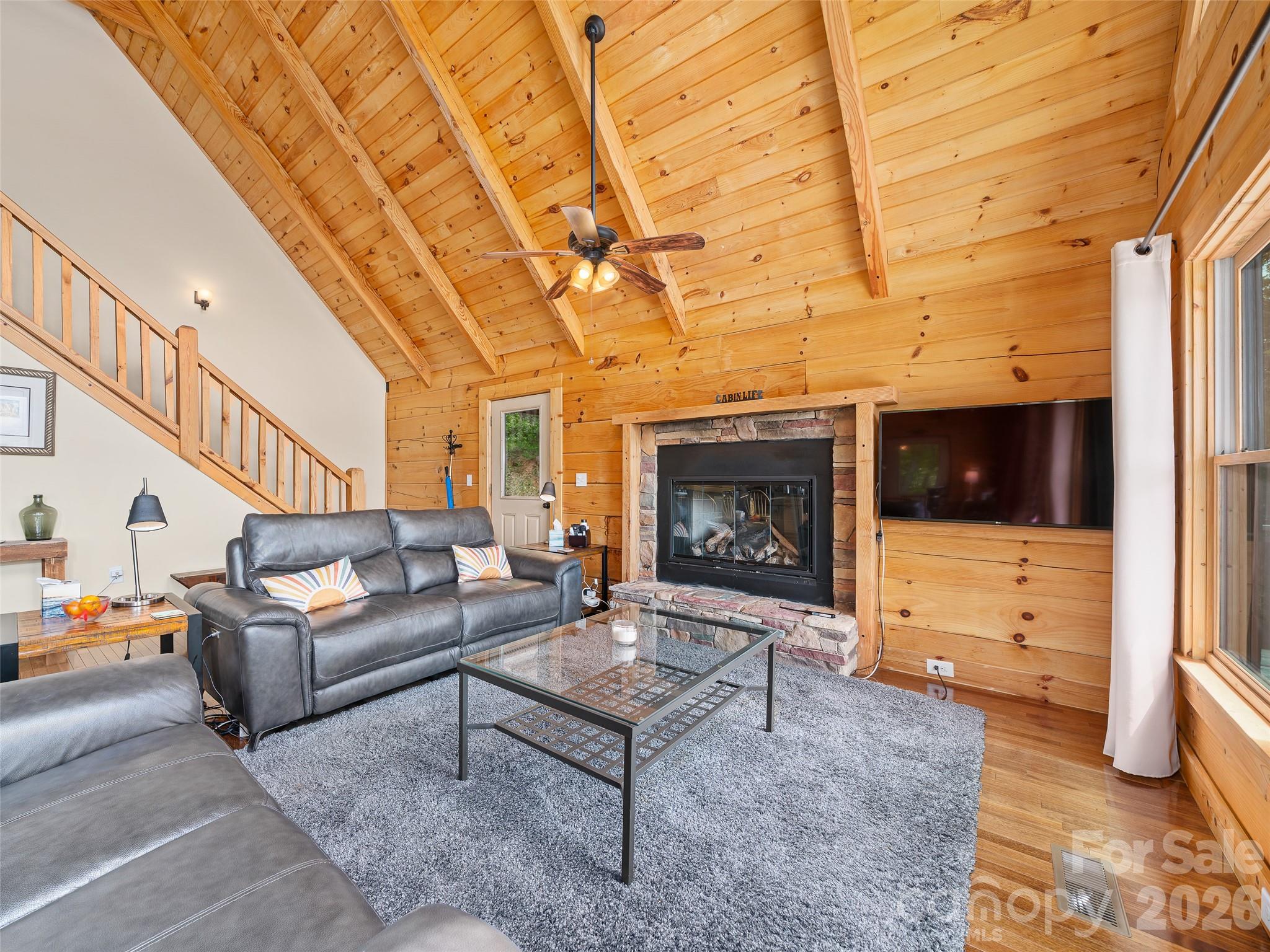 483 Birdie Lane — Bakersville
