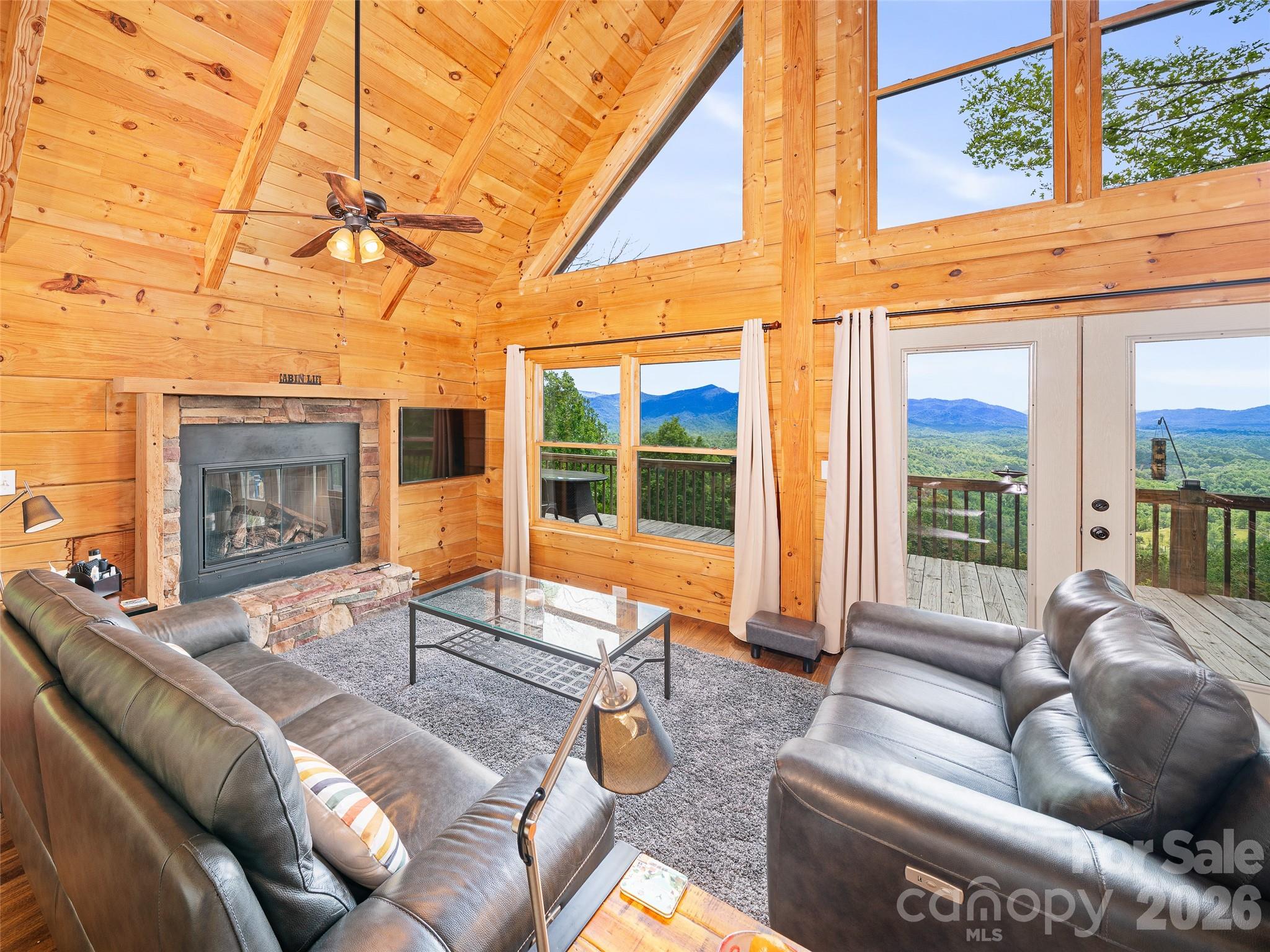 483 Birdie Lane — Bakersville