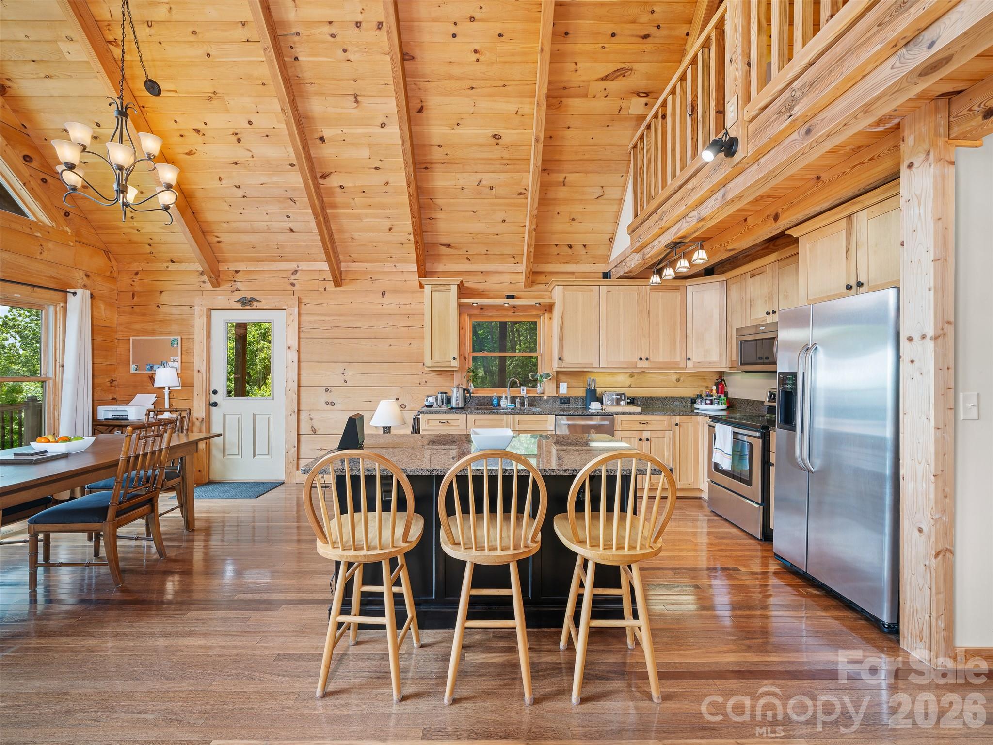483 Birdie Lane — Bakersville