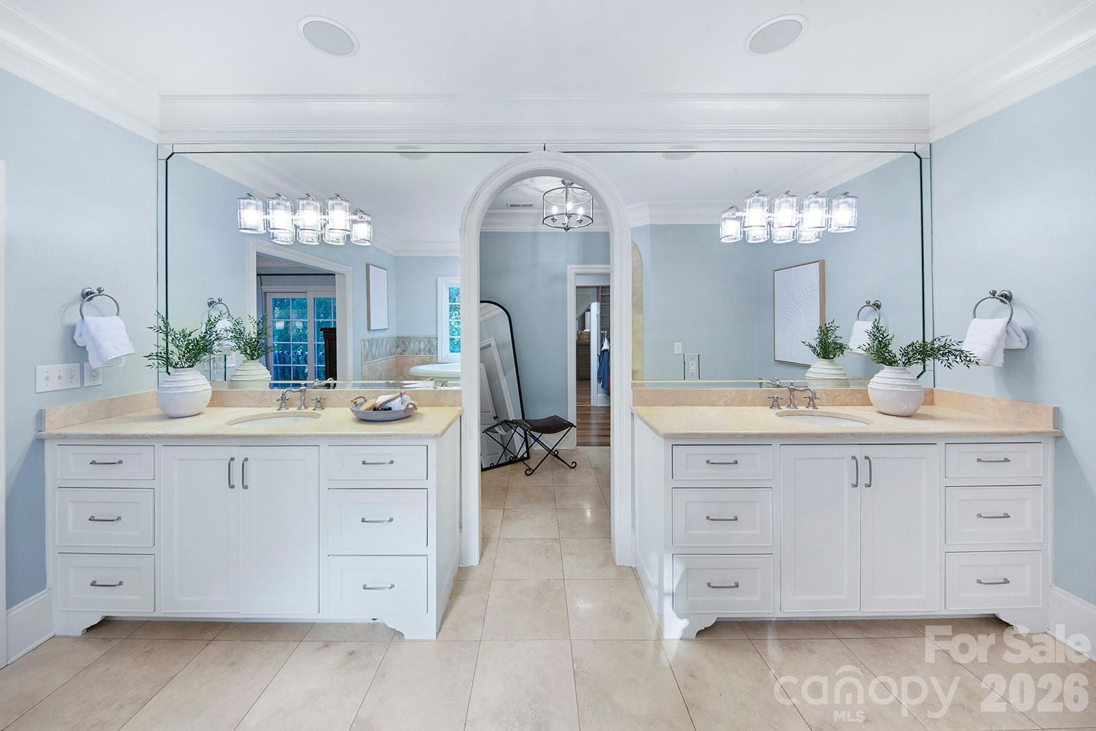 1616 Lookout Circle — Waxhaw