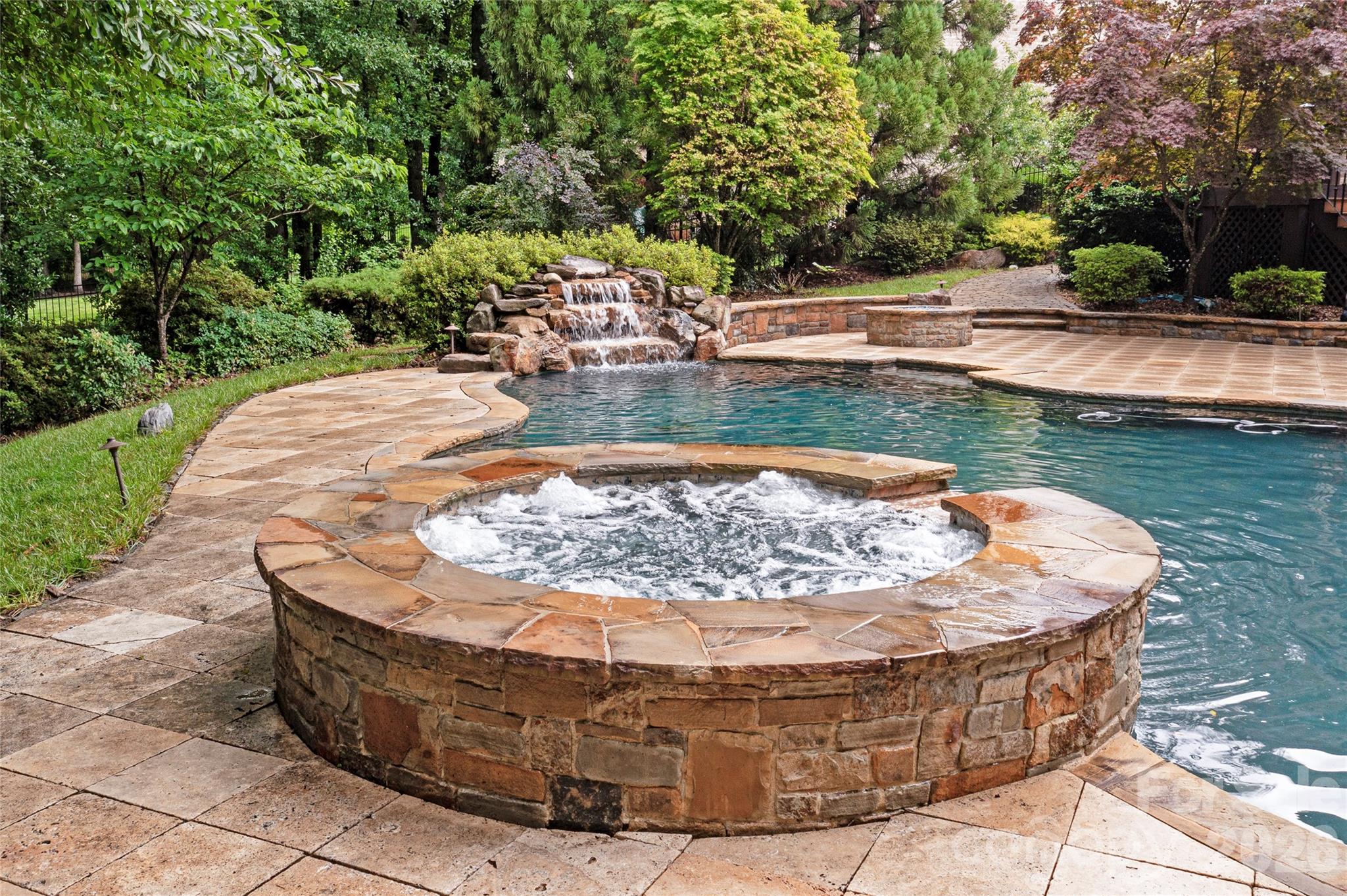 1616 Lookout Circle — Waxhaw