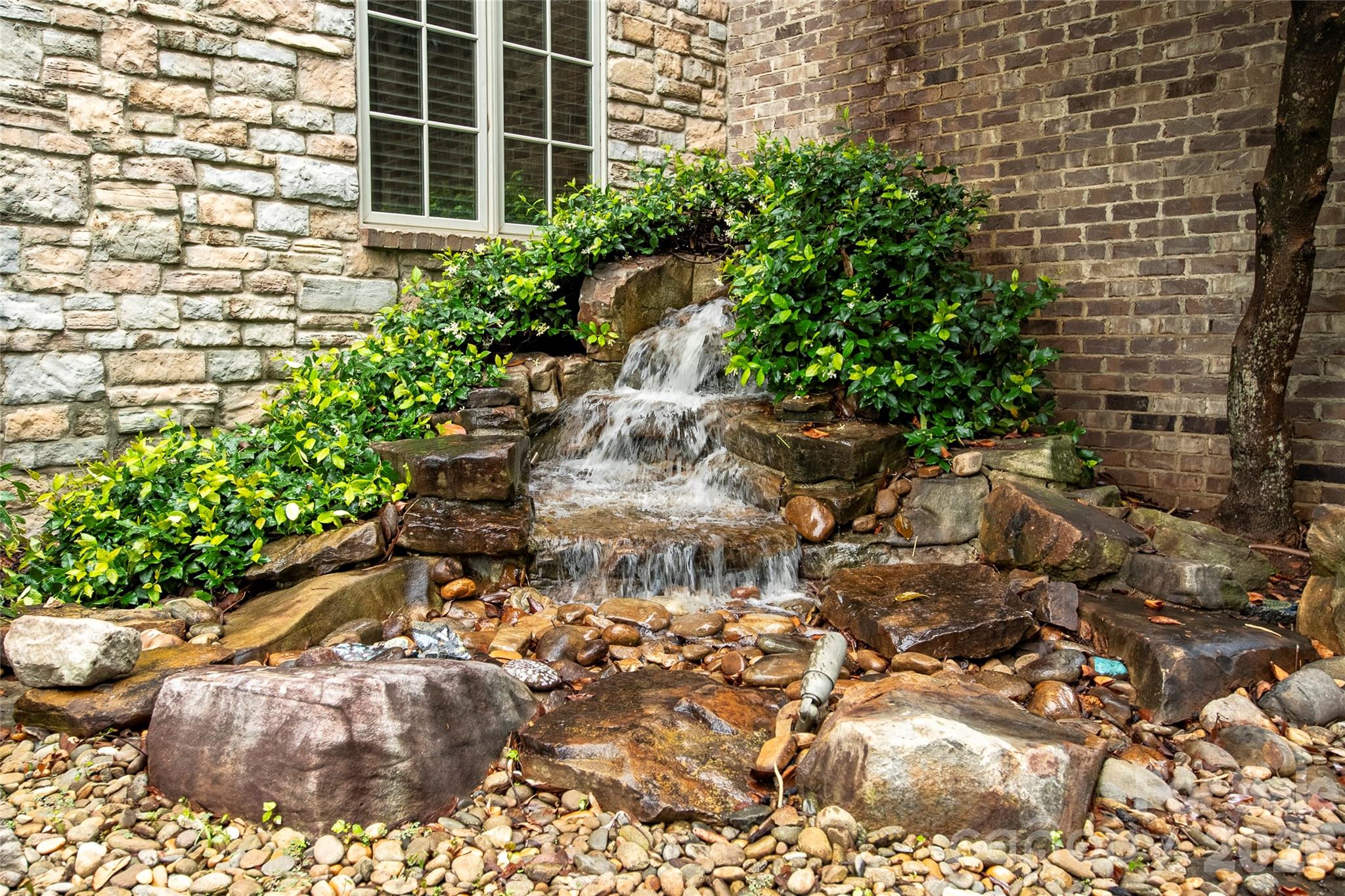 1616 Lookout Circle — Waxhaw