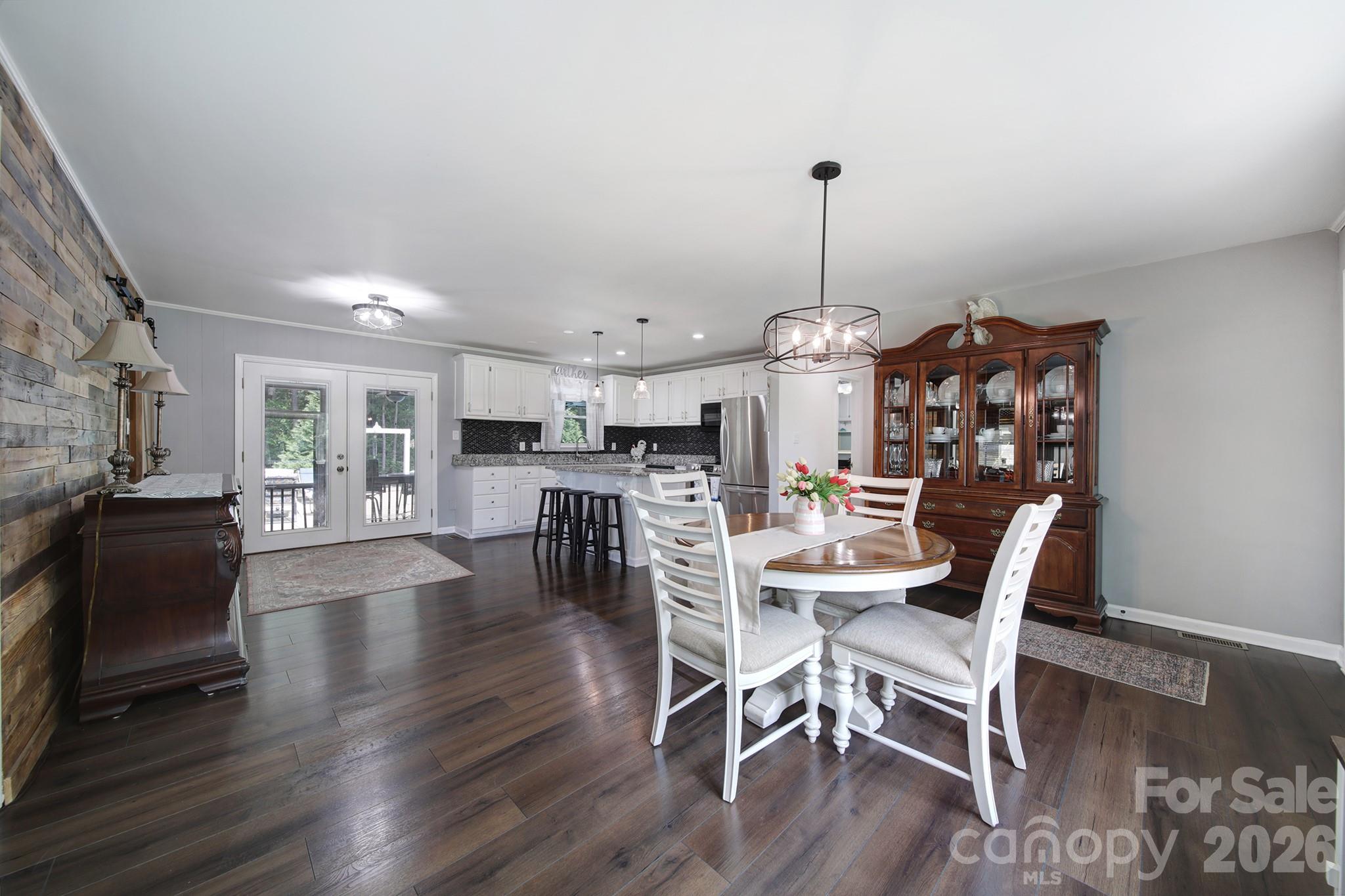 1516 Lowrys Highway — Chester