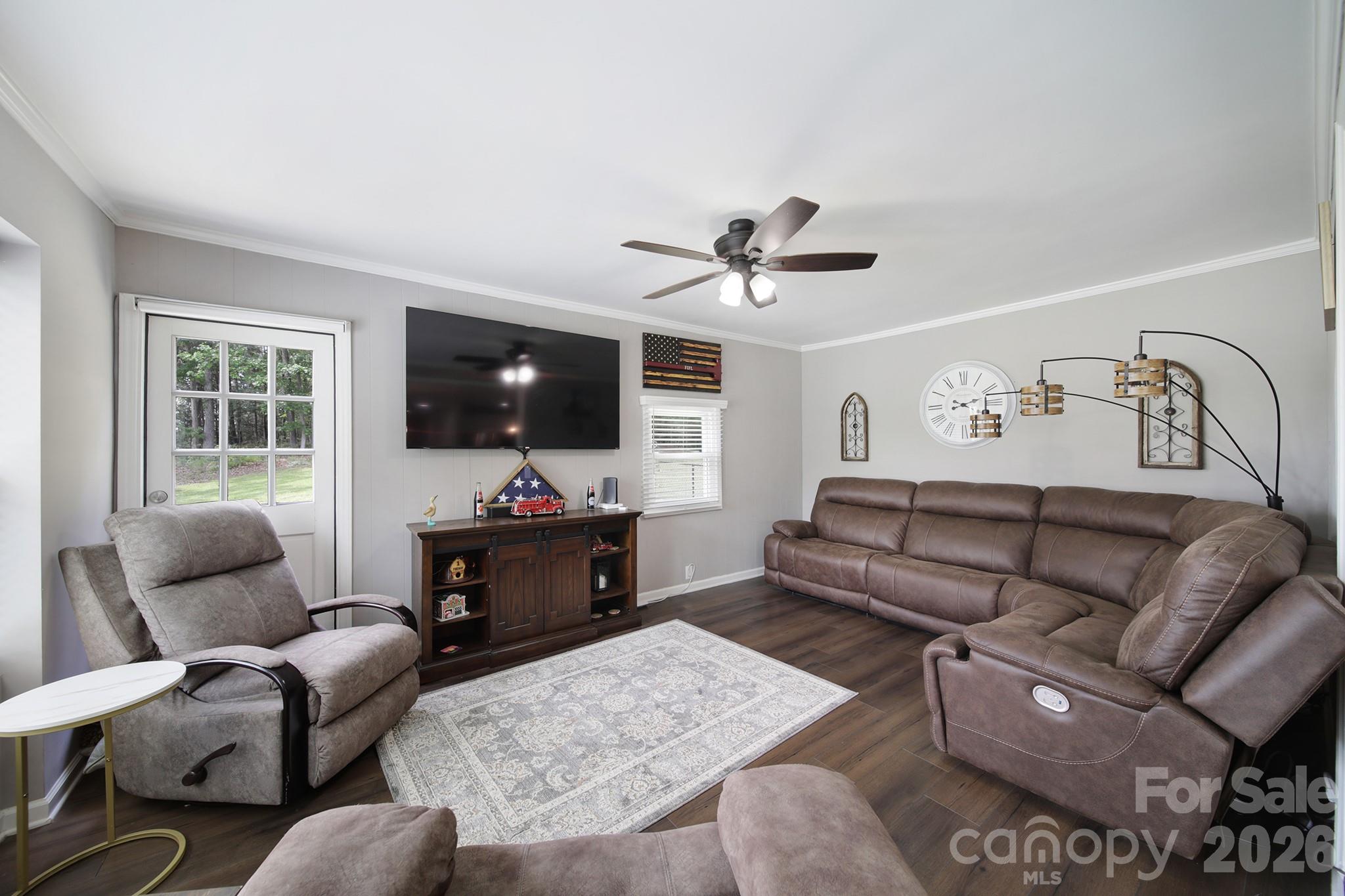 1516 Lowrys Highway — Chester