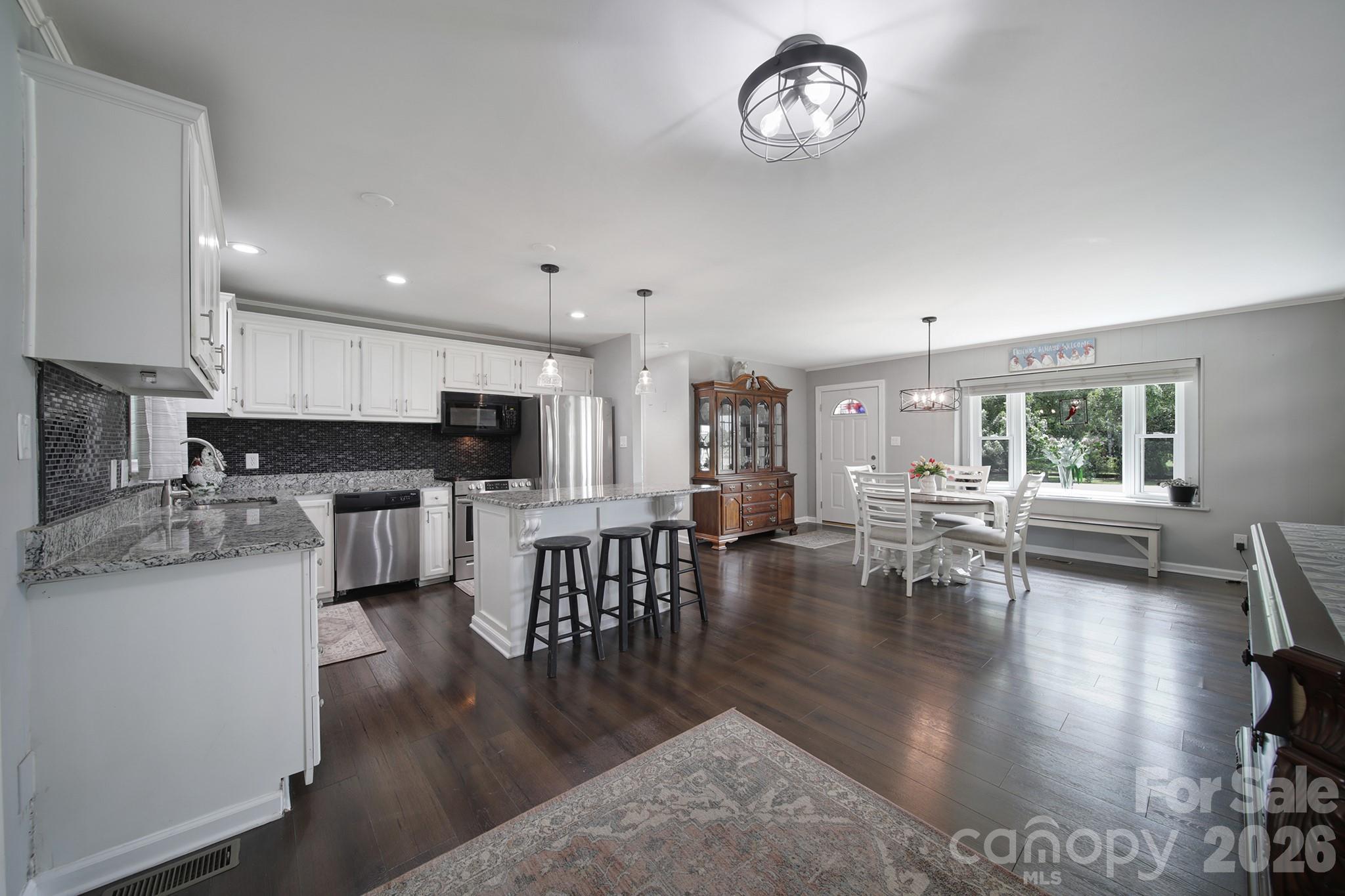 1516 Lowrys Highway — Chester