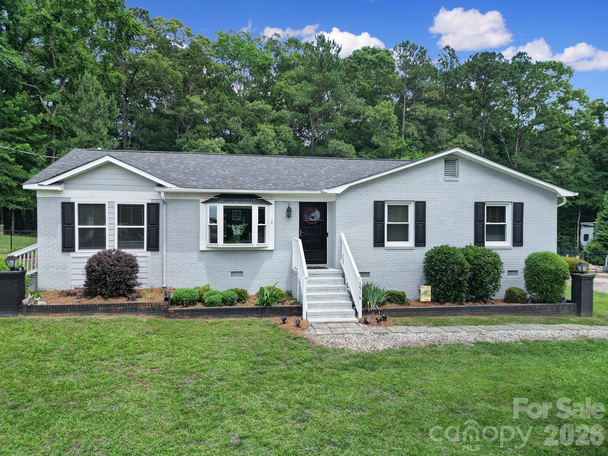 1516 Lowrys Highway — Chester