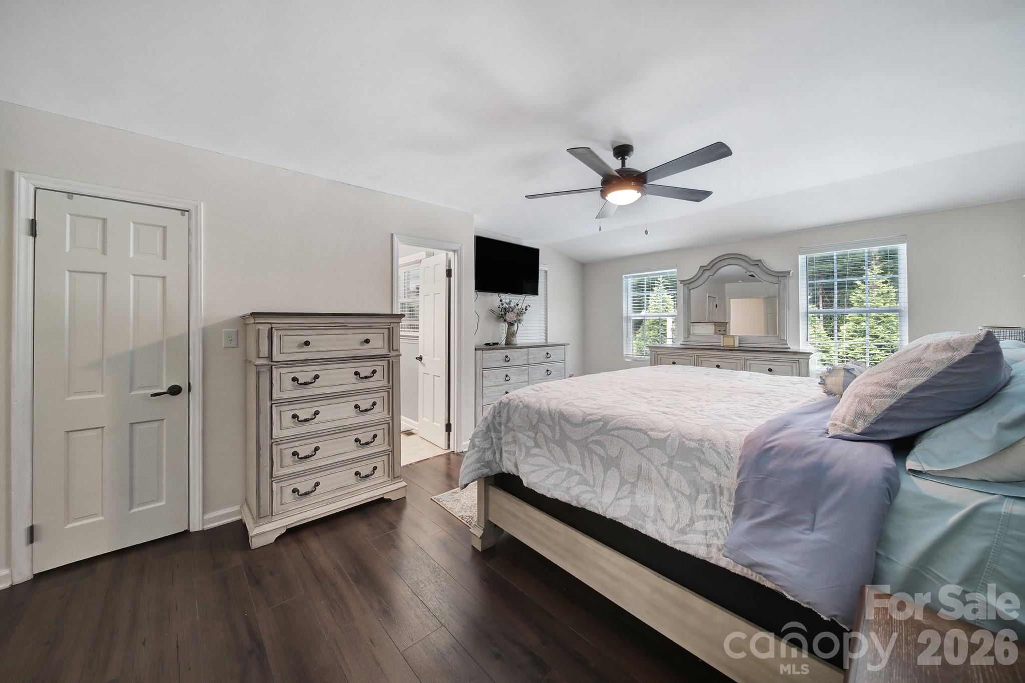 1516 Lowrys Highway — Chester