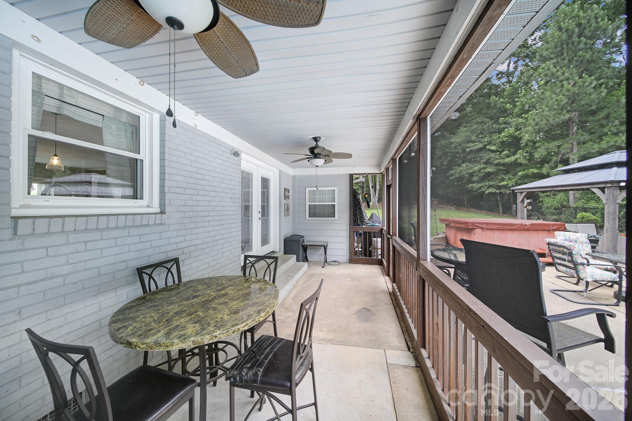 1516 Lowrys Highway — Chester