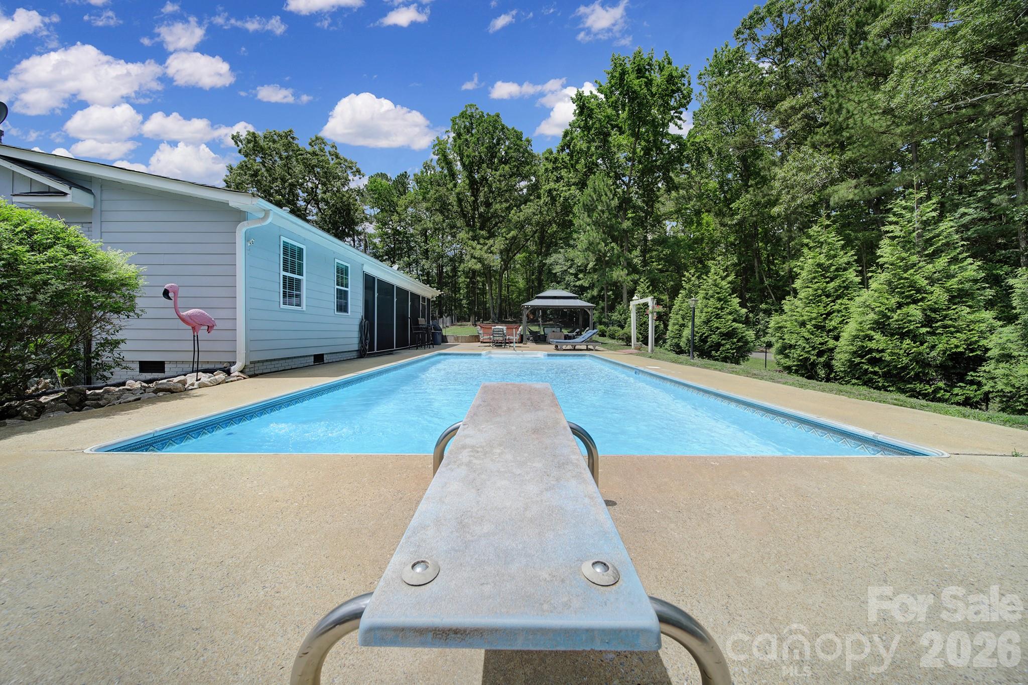 1516 Lowrys Highway — Chester
