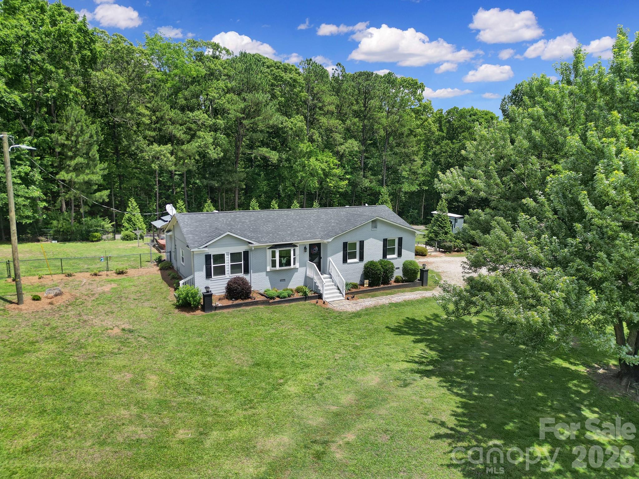 1516 Lowrys Highway — Chester