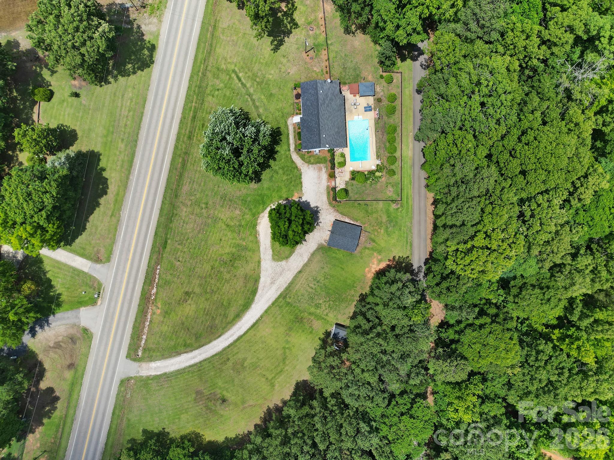1516 Lowrys Highway — Chester