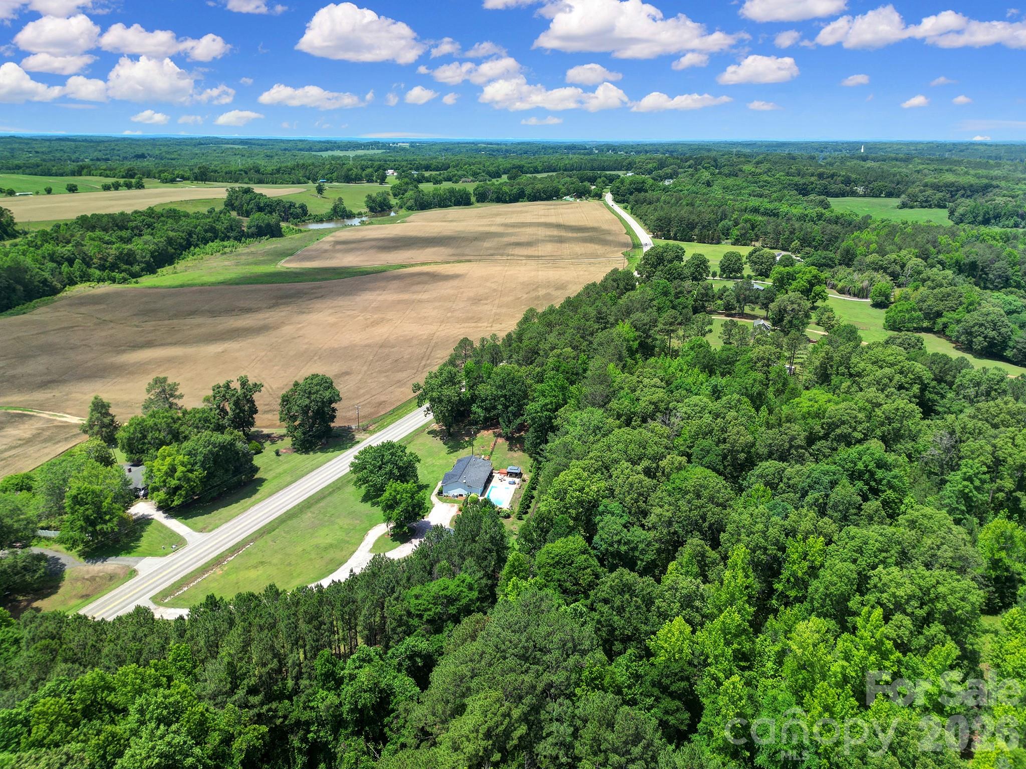 1516 Lowrys Highway — Chester