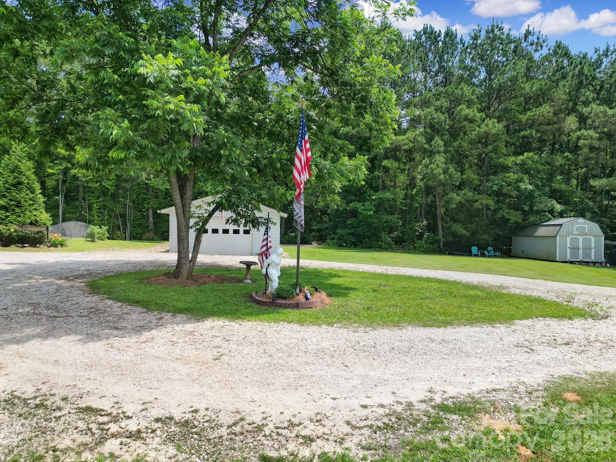 1516 Lowrys Highway — Chester