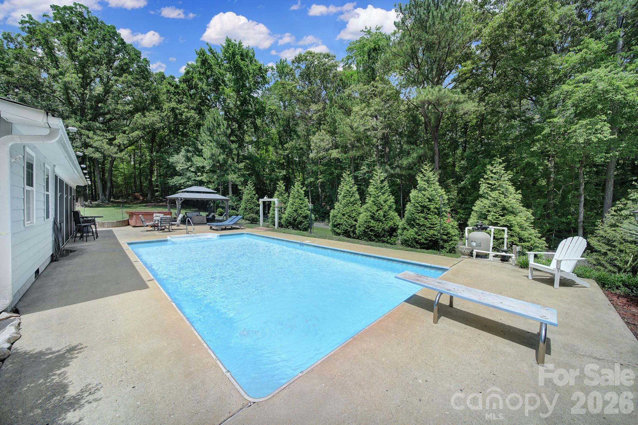 1516 Lowrys Highway — Chester