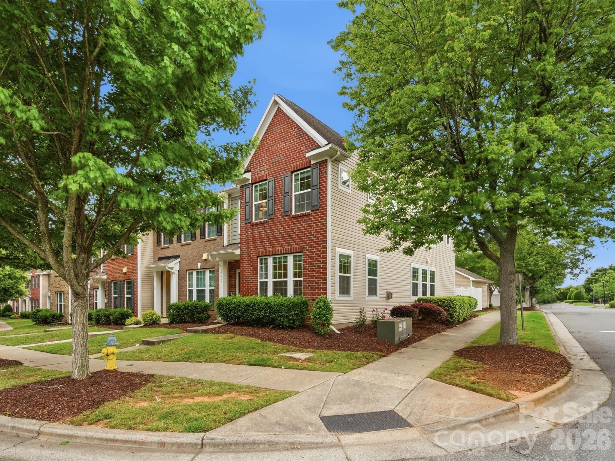 18439 The Commons Boulevard — Cornelius