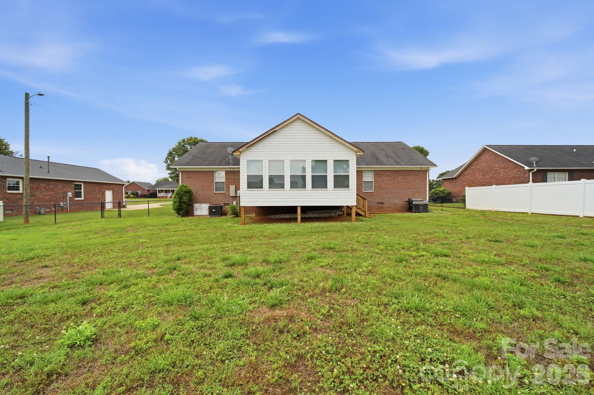 348 Palmer Circle — Rockwell