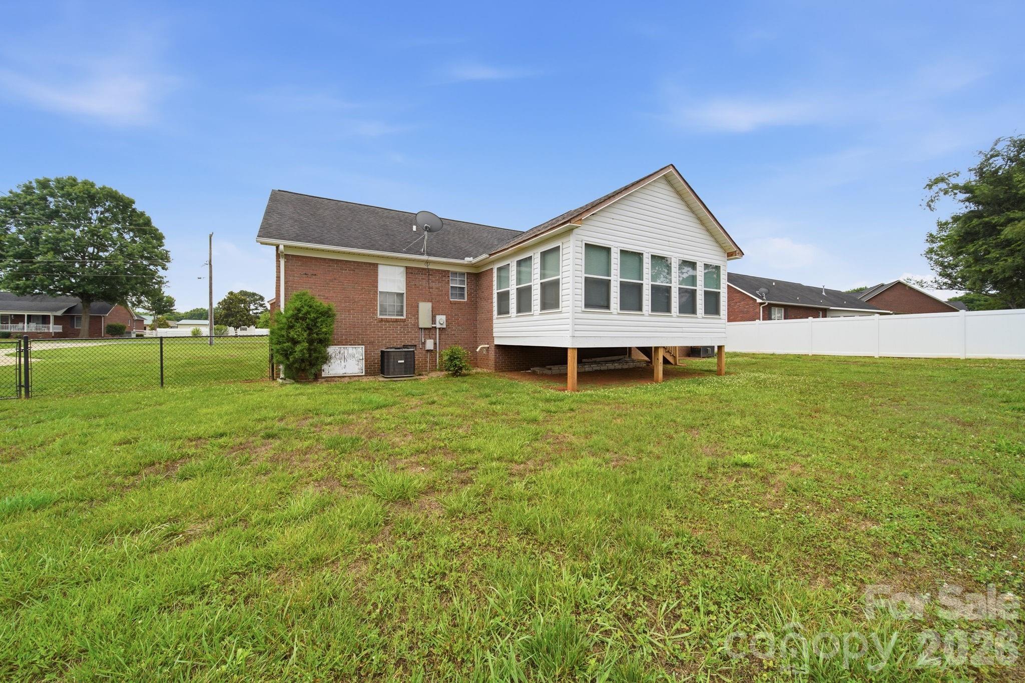 348 Palmer Circle — Rockwell