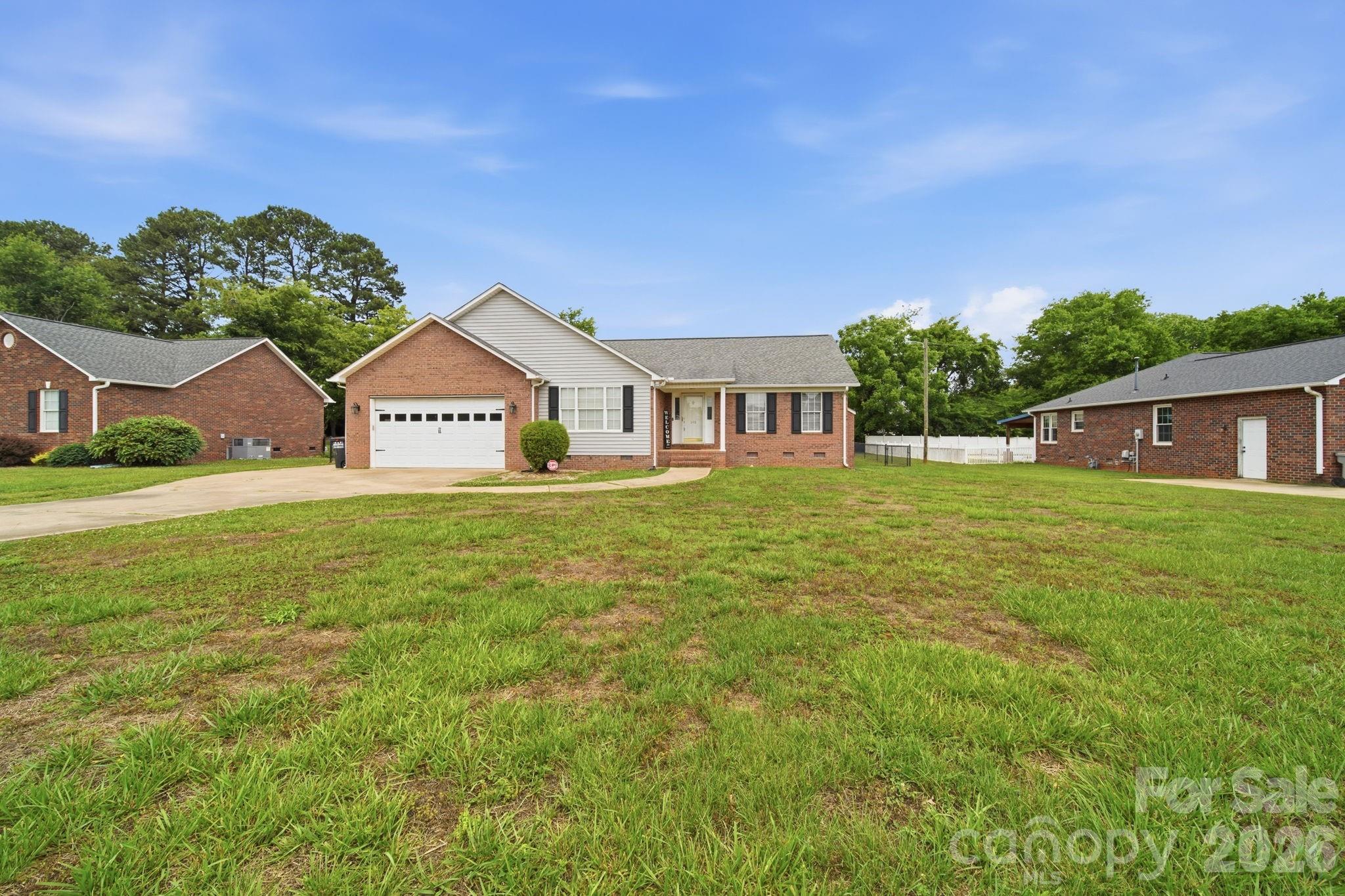 348 Palmer Circle — Rockwell