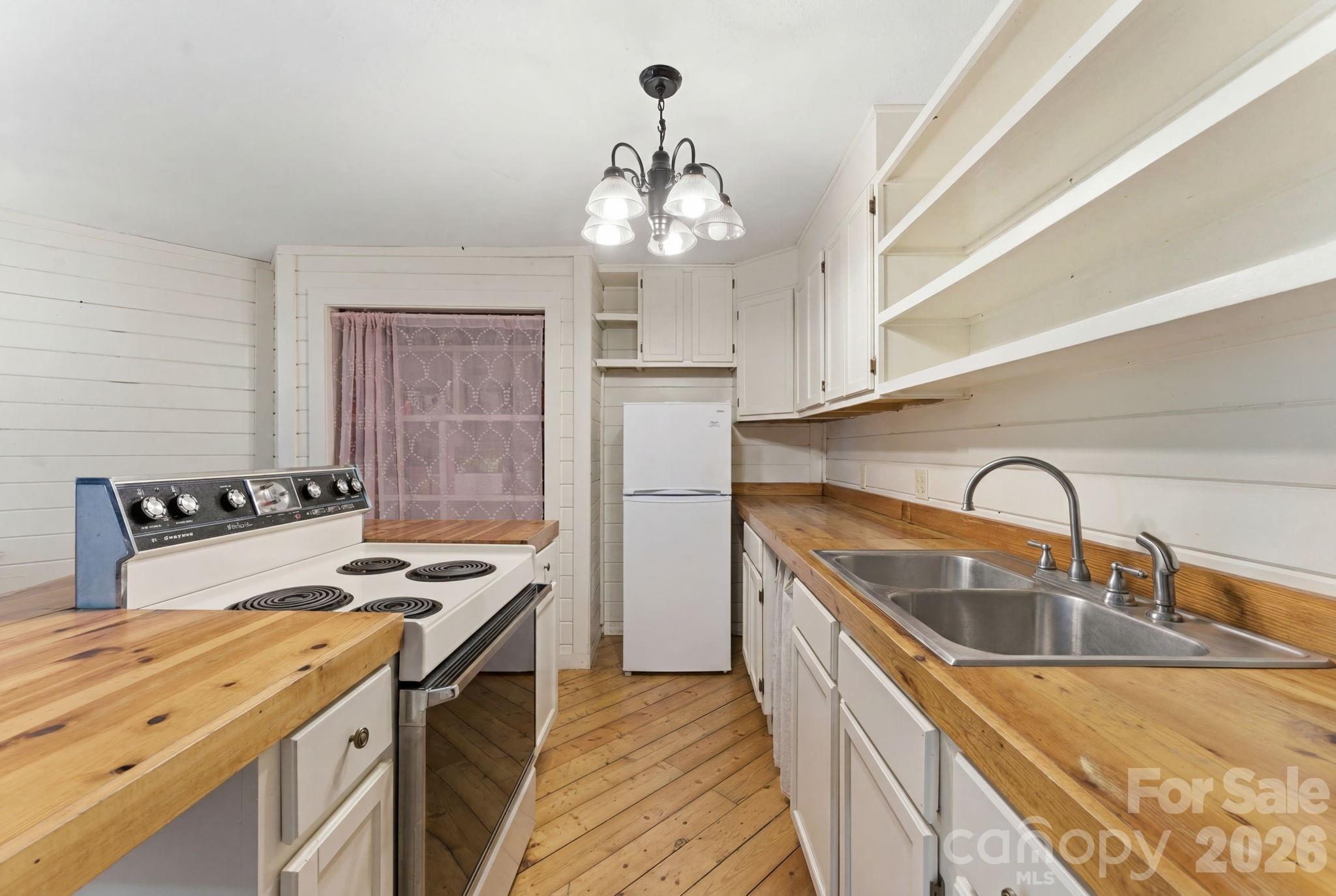 429 Biodome Drive — Waynesville
