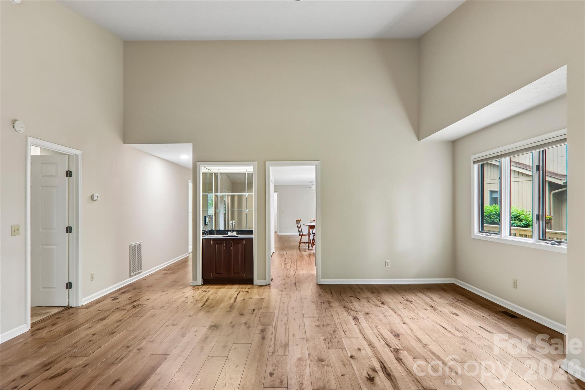 405 Wild Oak Lane — Hendersonville