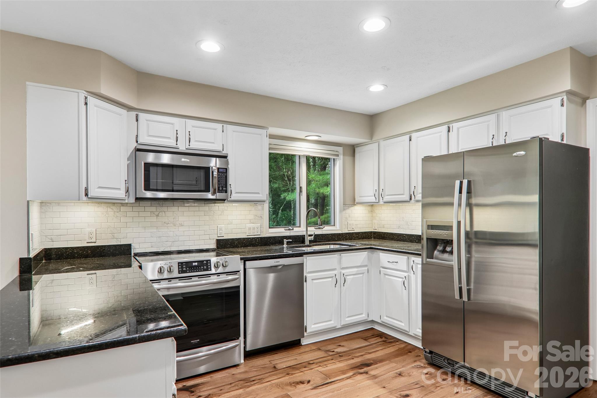 405 Wild Oak Lane — Hendersonville