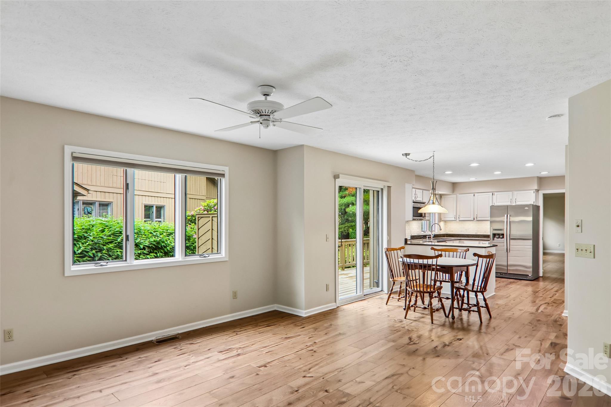 405 Wild Oak Lane — Hendersonville
