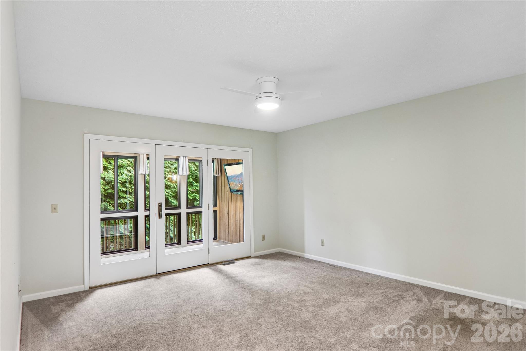405 Wild Oak Lane — Hendersonville
