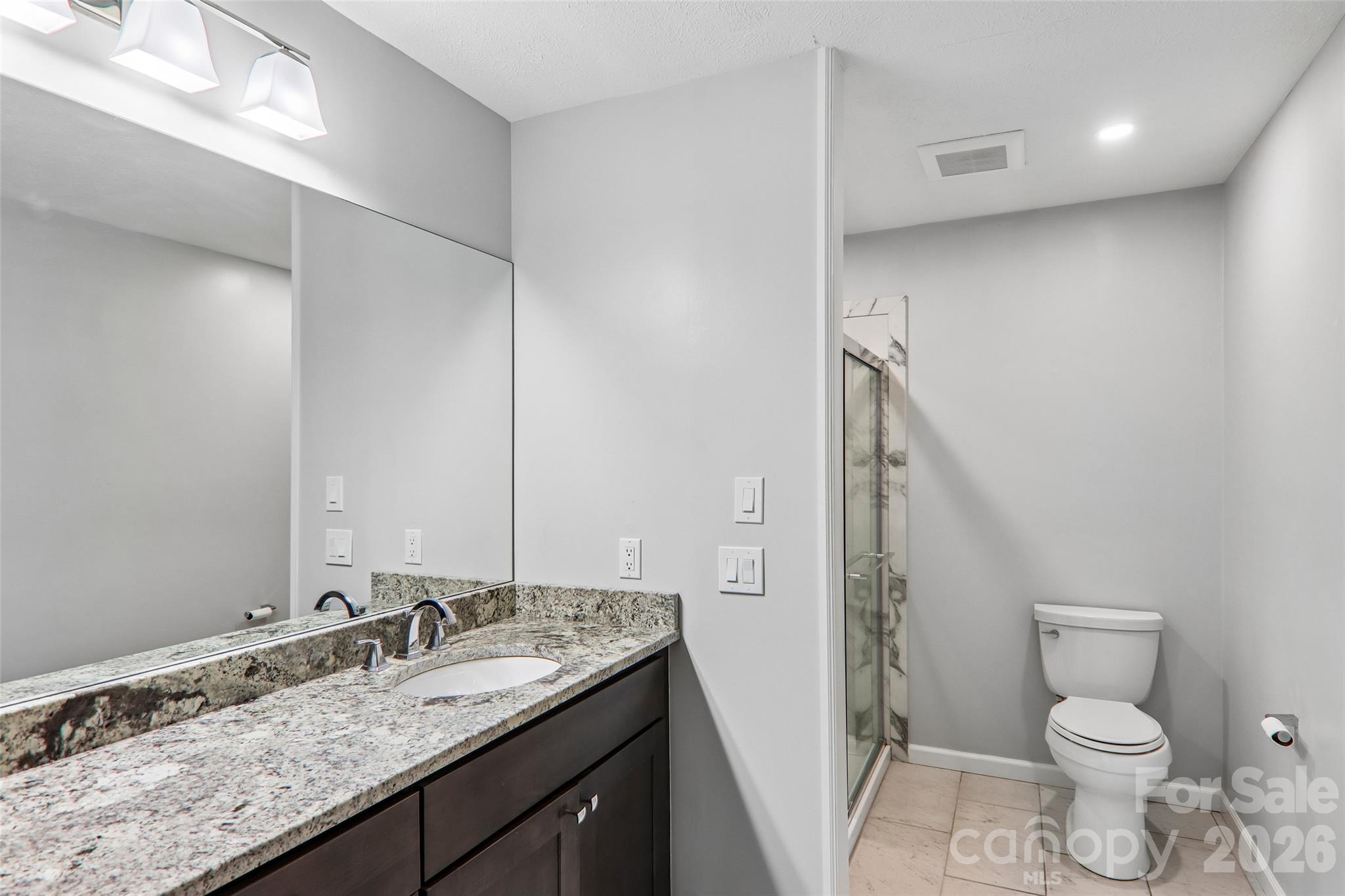 405 Wild Oak Lane — Hendersonville