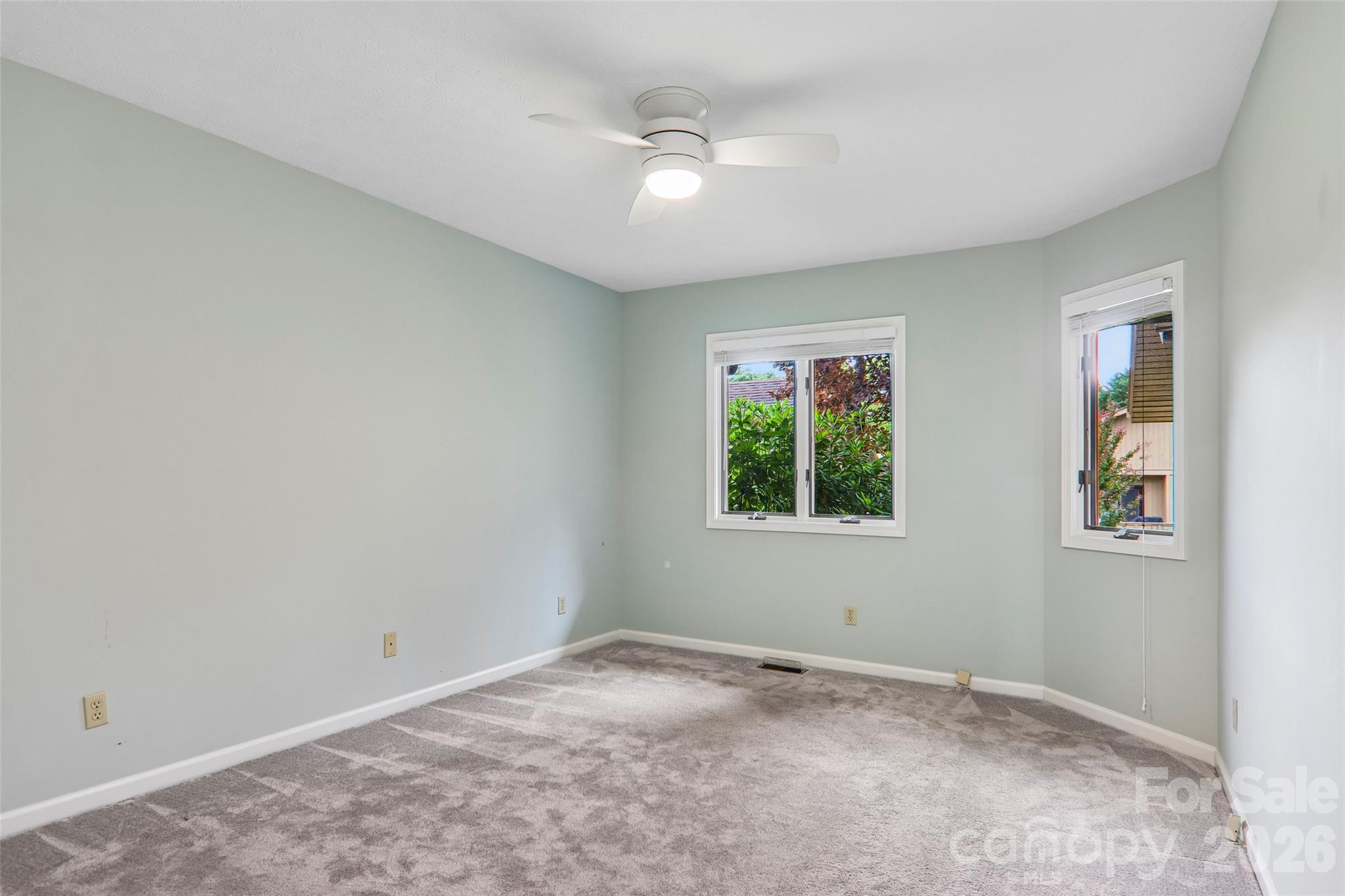 405 Wild Oak Lane — Hendersonville