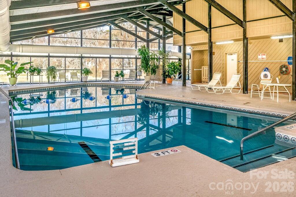 405 Wild Oak Lane — Hendersonville