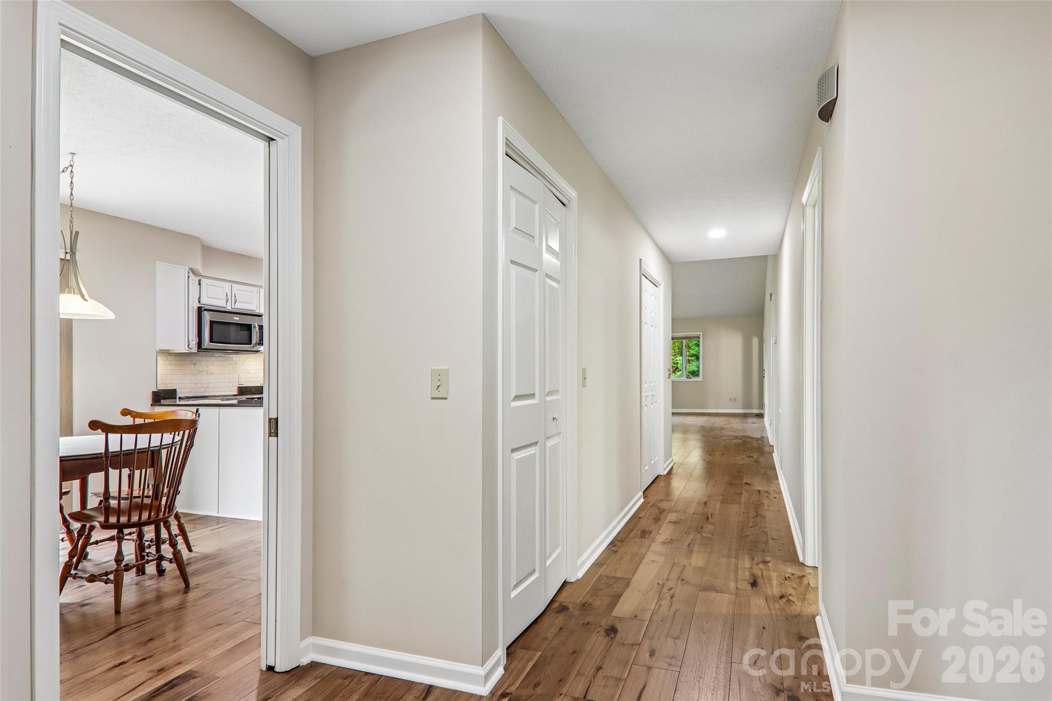 405 Wild Oak Lane — Hendersonville
