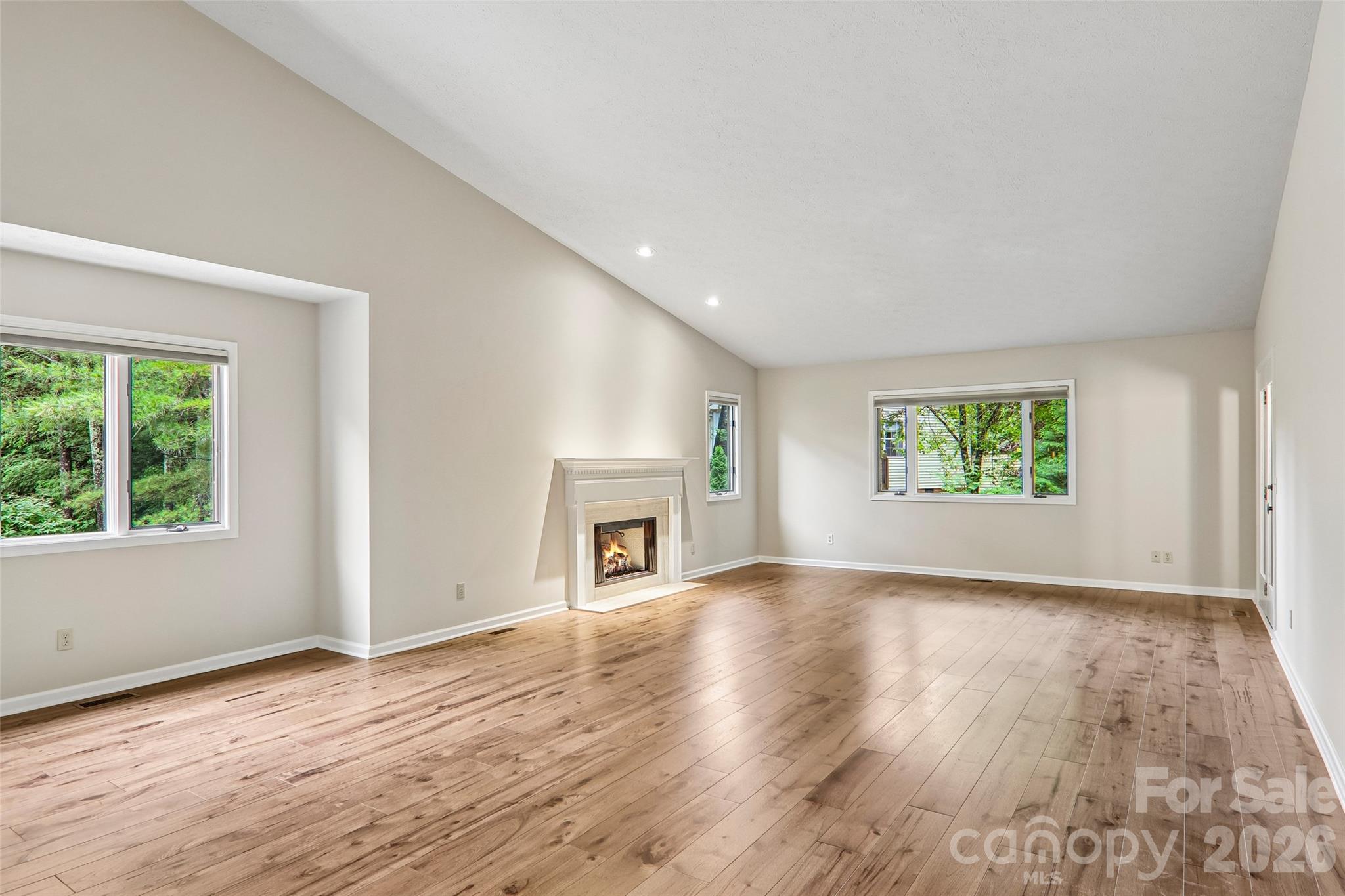 405 Wild Oak Lane — Hendersonville