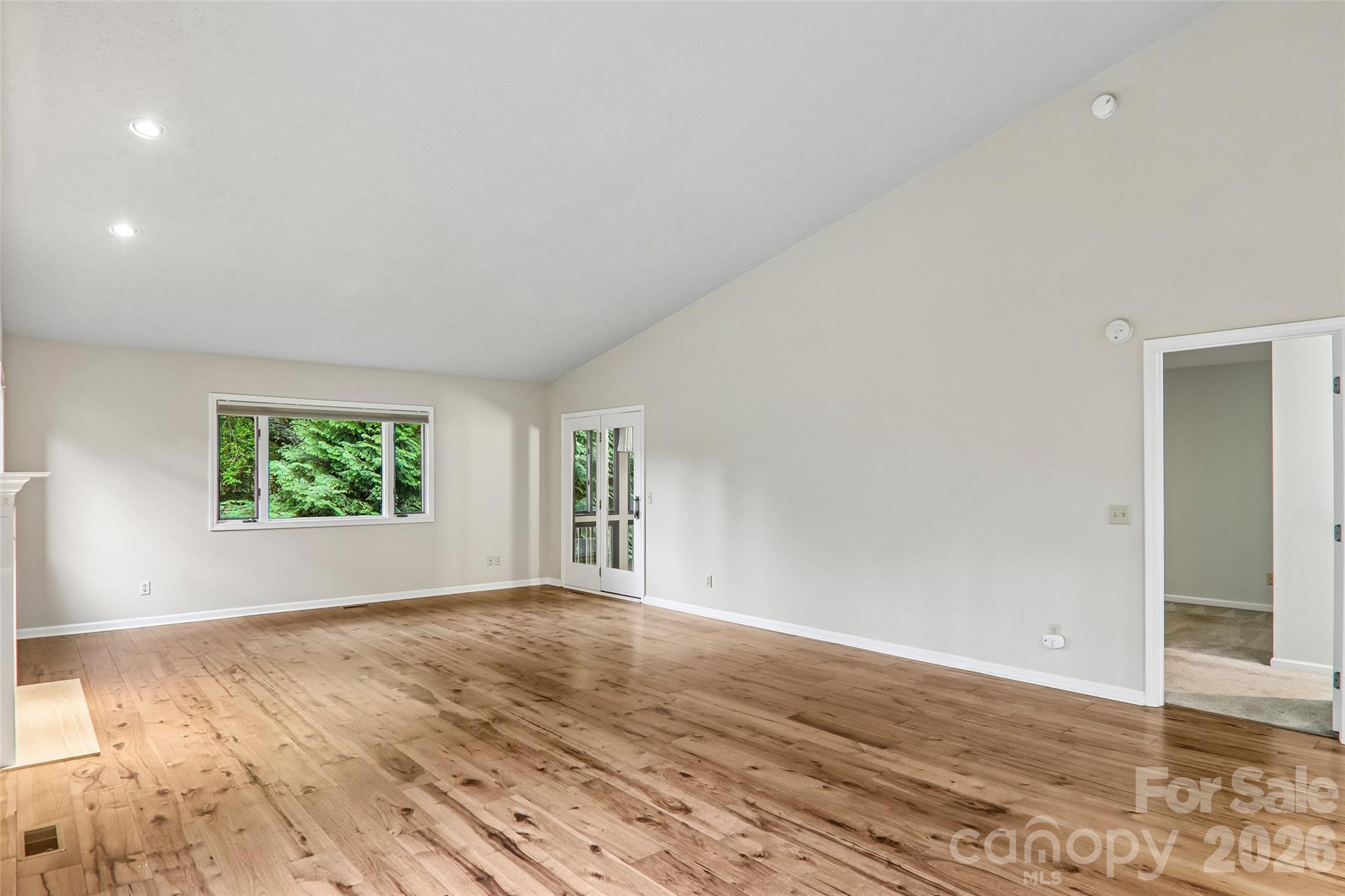 405 Wild Oak Lane — Hendersonville