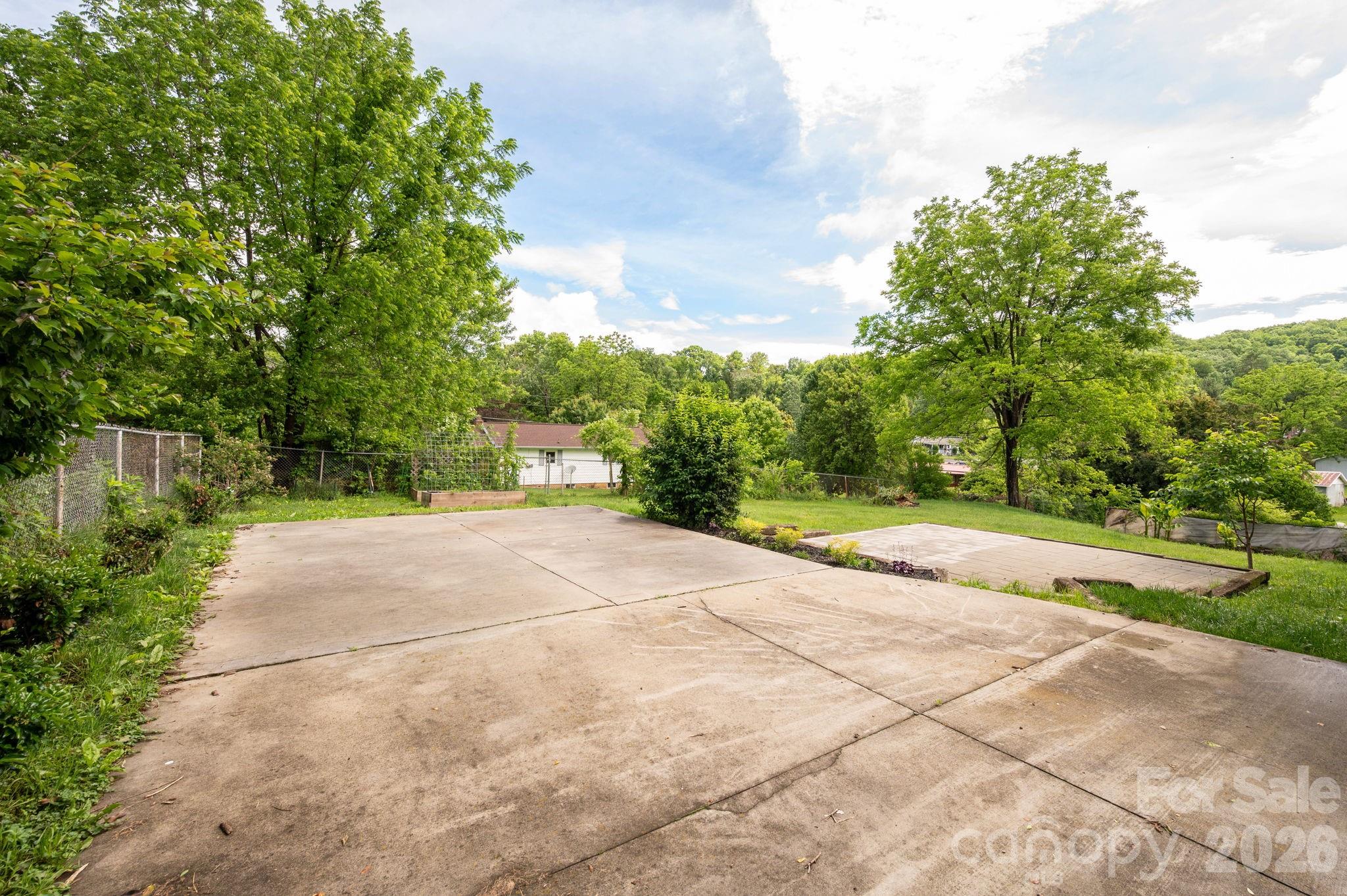 65 Farley Street — Waynesville