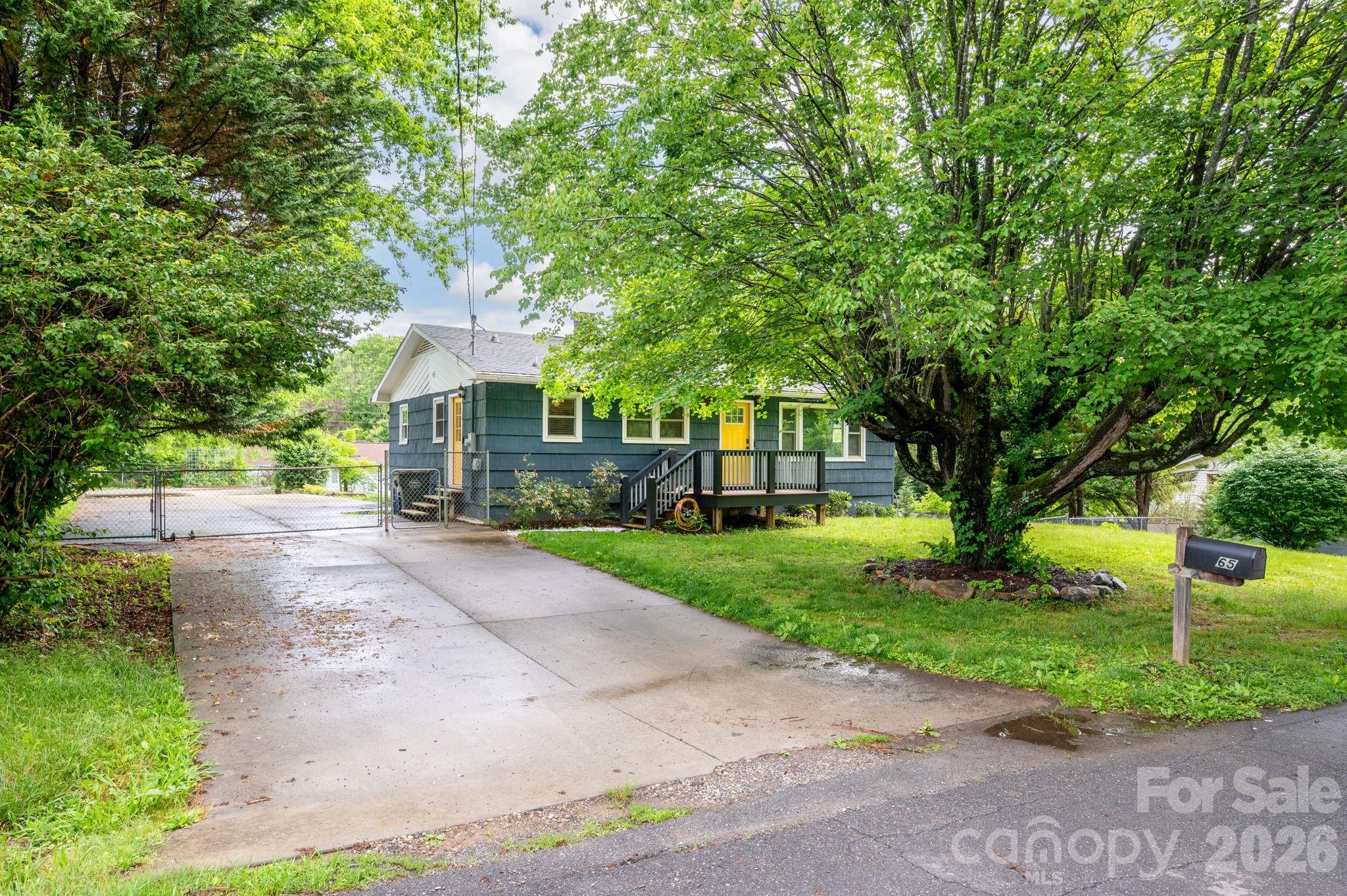 65 Farley Street — Waynesville