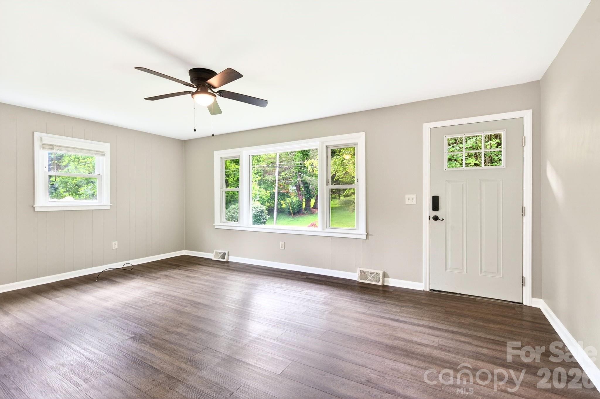 65 Farley Street — Waynesville