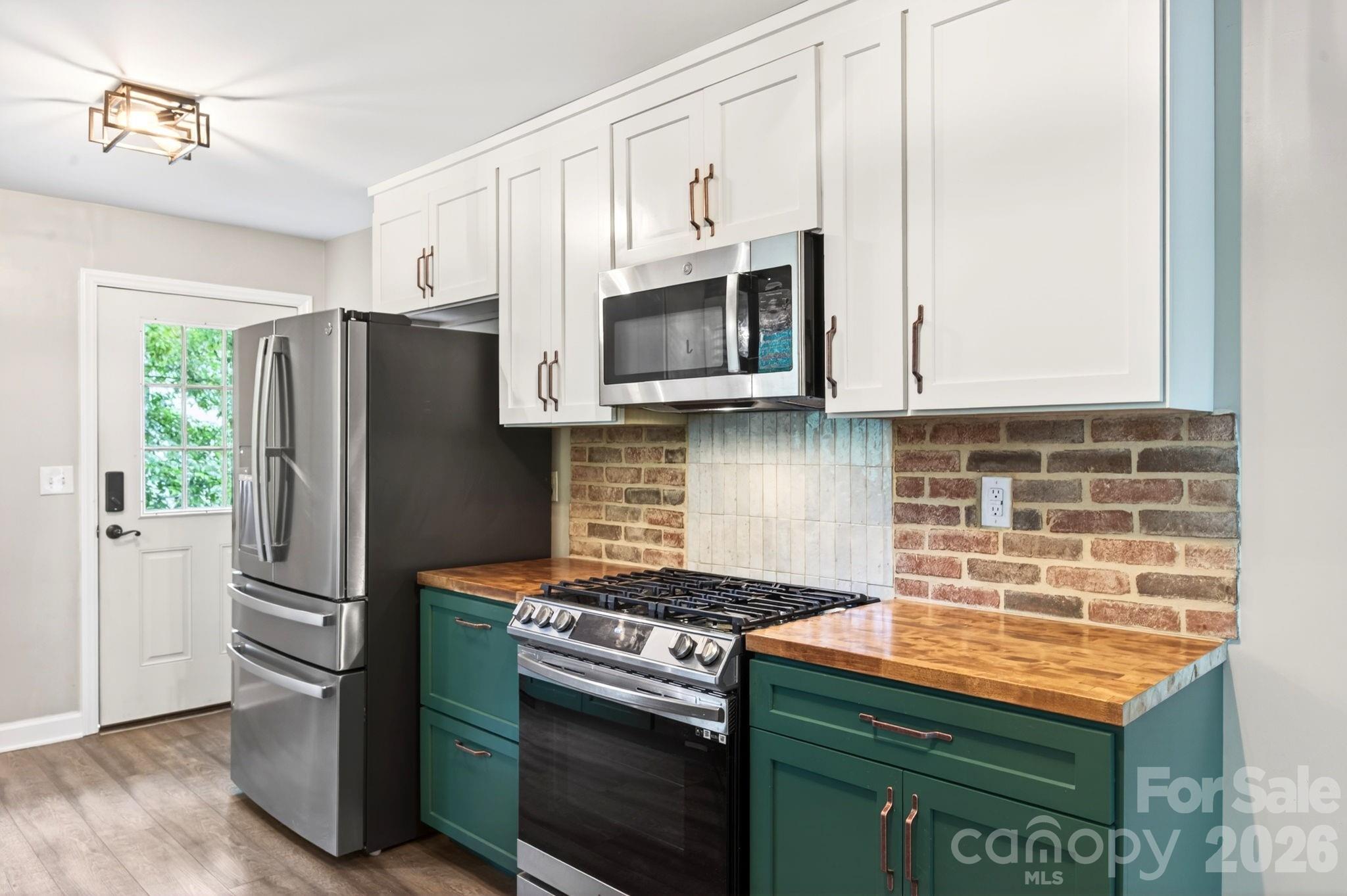 65 Farley Street — Waynesville