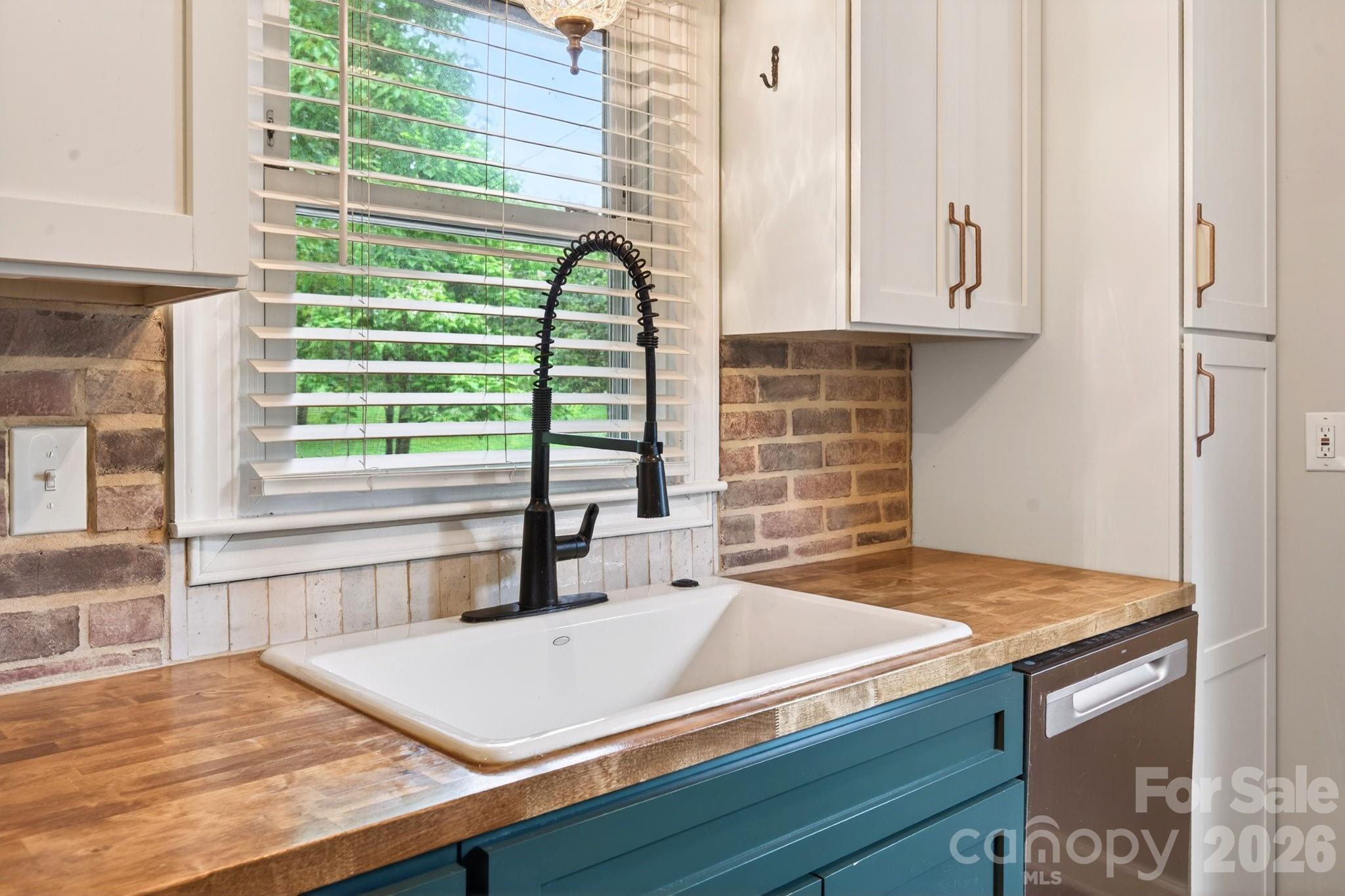 65 Farley Street — Waynesville