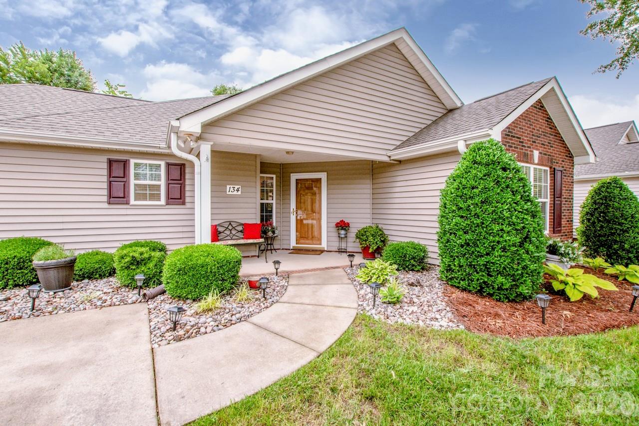 134 Ashwood Lane — Mooresville