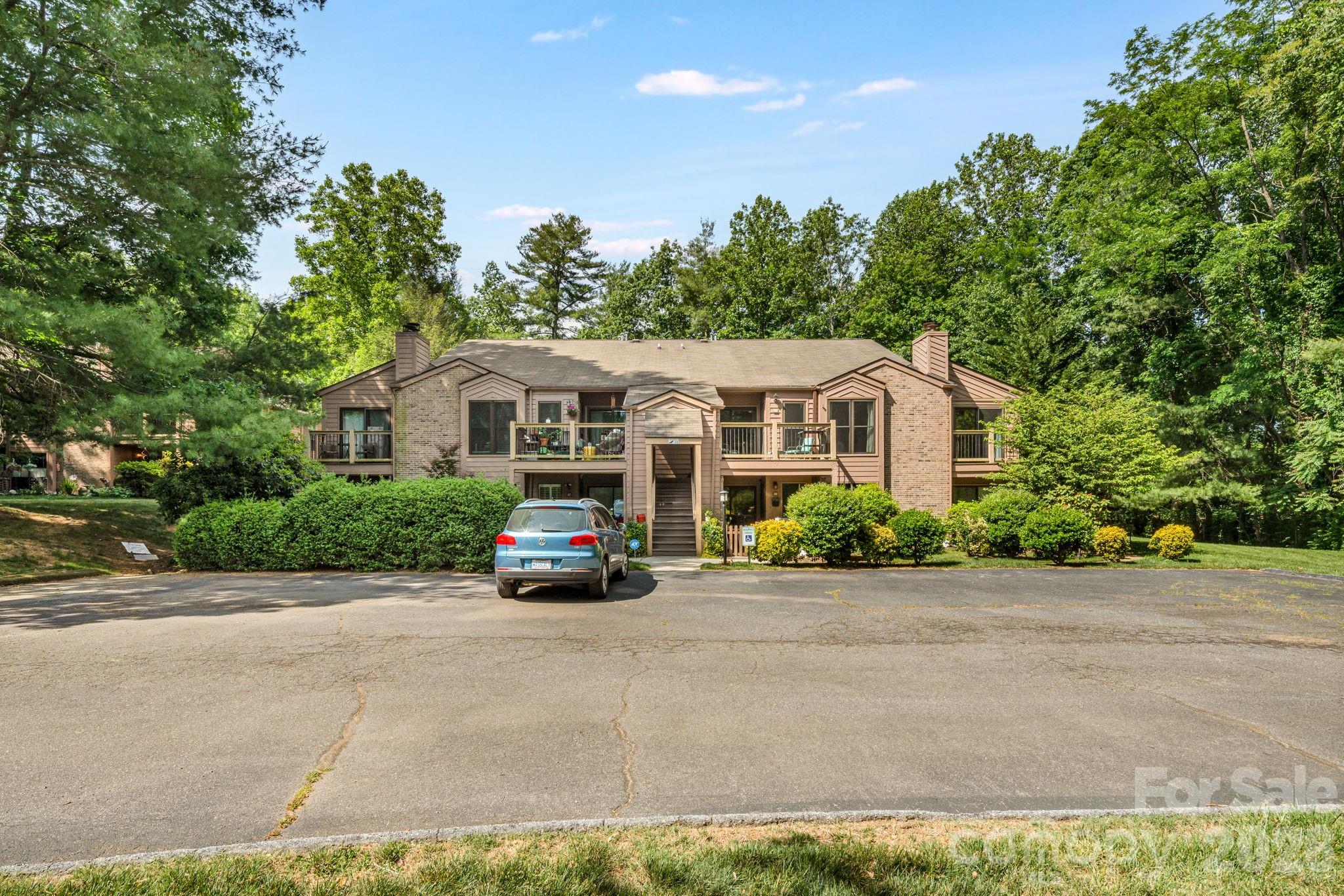 60 Ravencroft Lane — Asheville