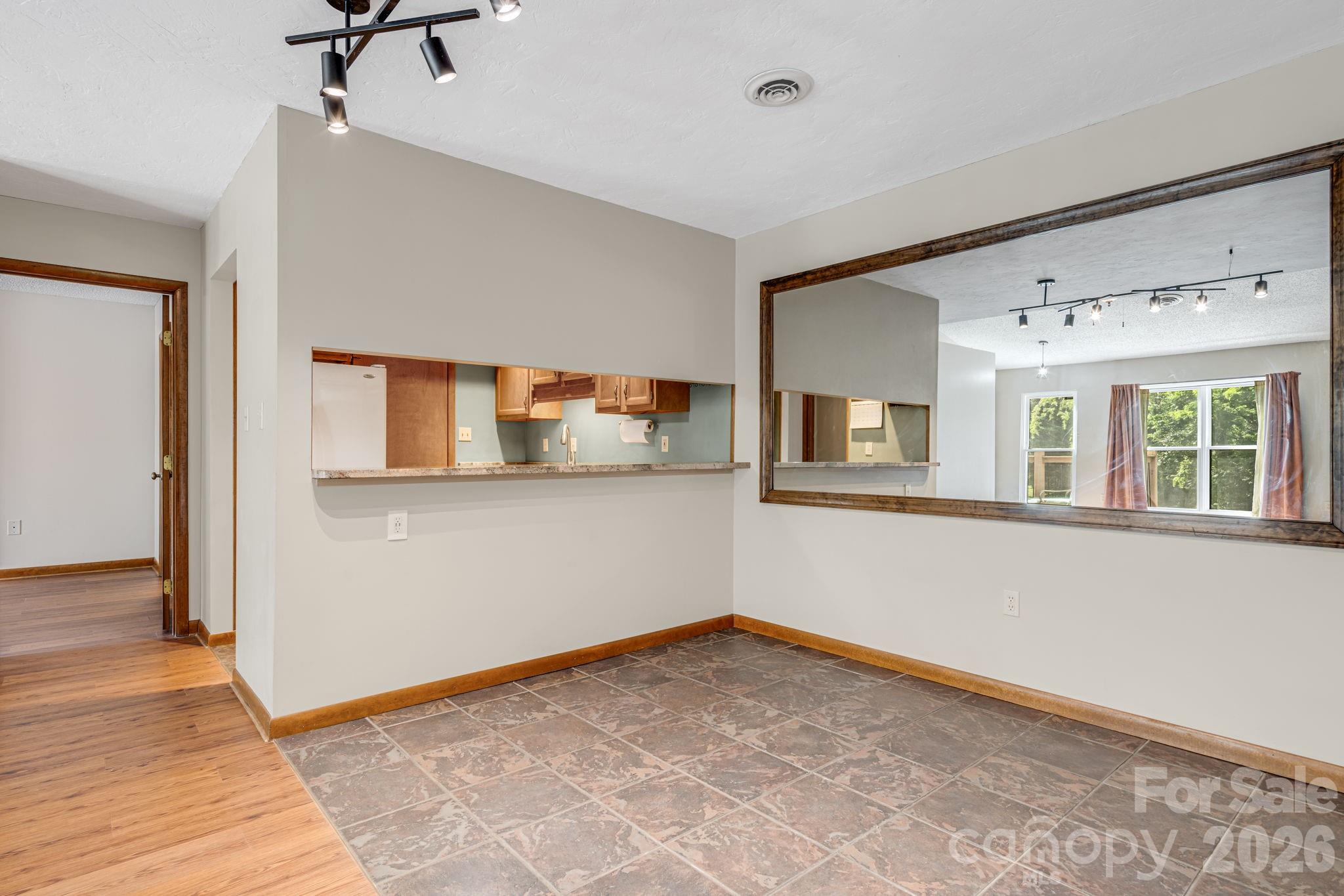 60 Ravencroft Lane — Asheville