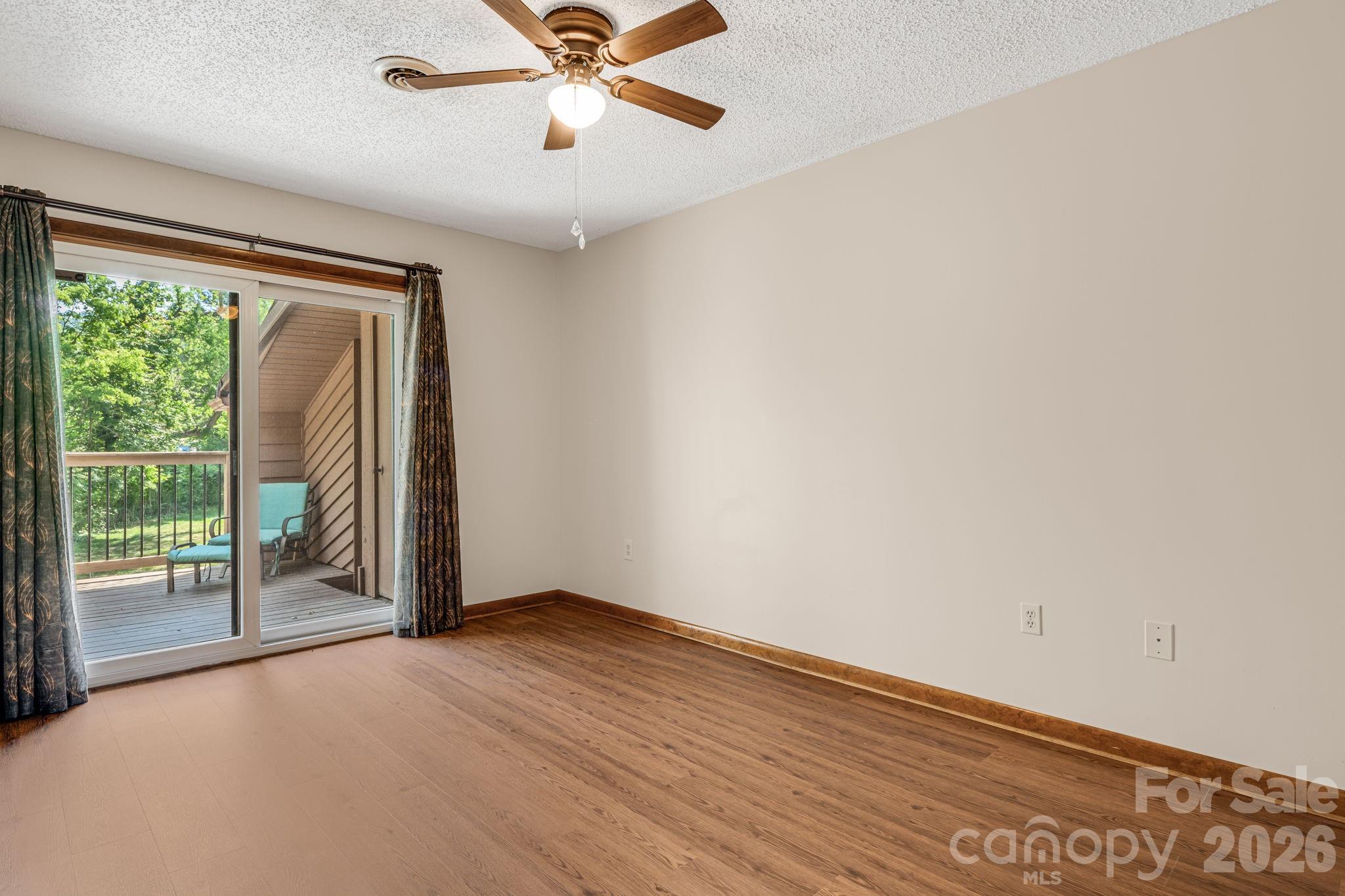 60 Ravencroft Lane — Asheville