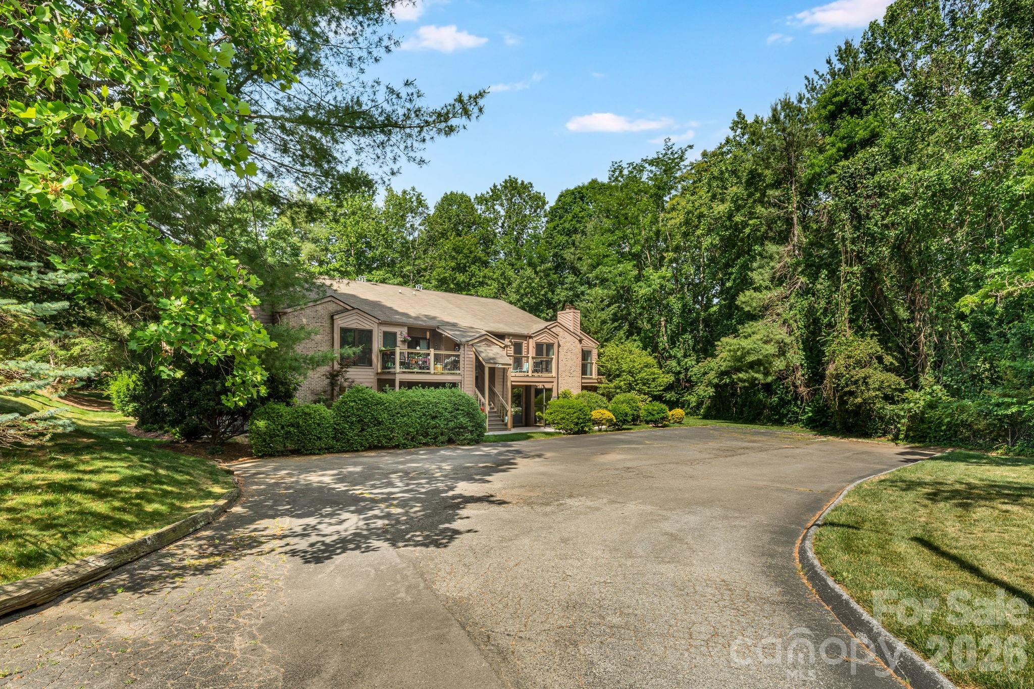 60 Ravencroft Lane — Asheville