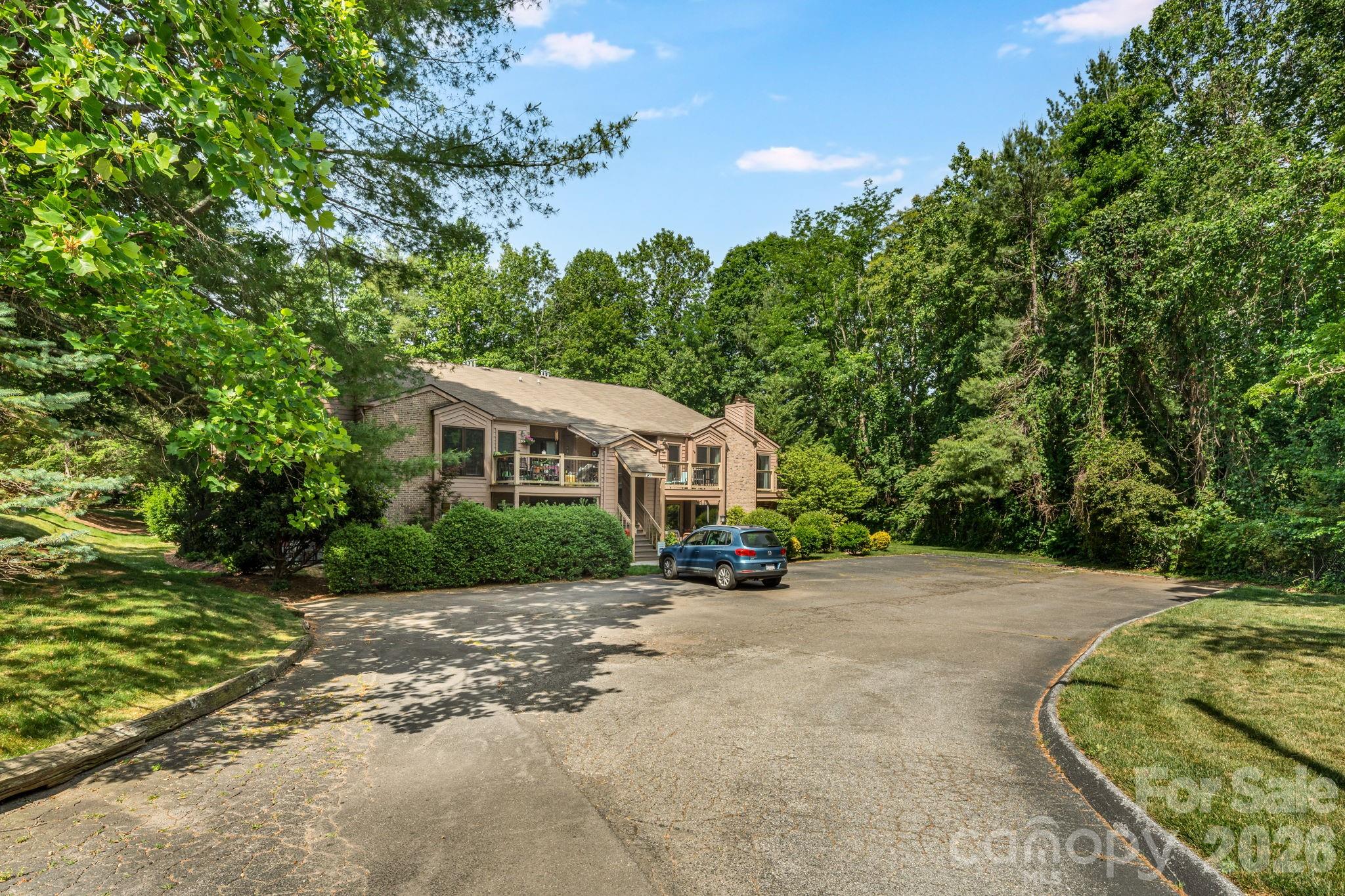 60 Ravencroft Lane — Asheville