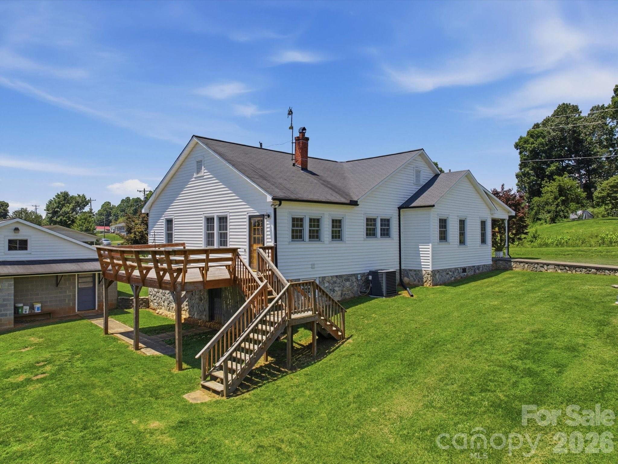 2401 Lail Road — Morganton