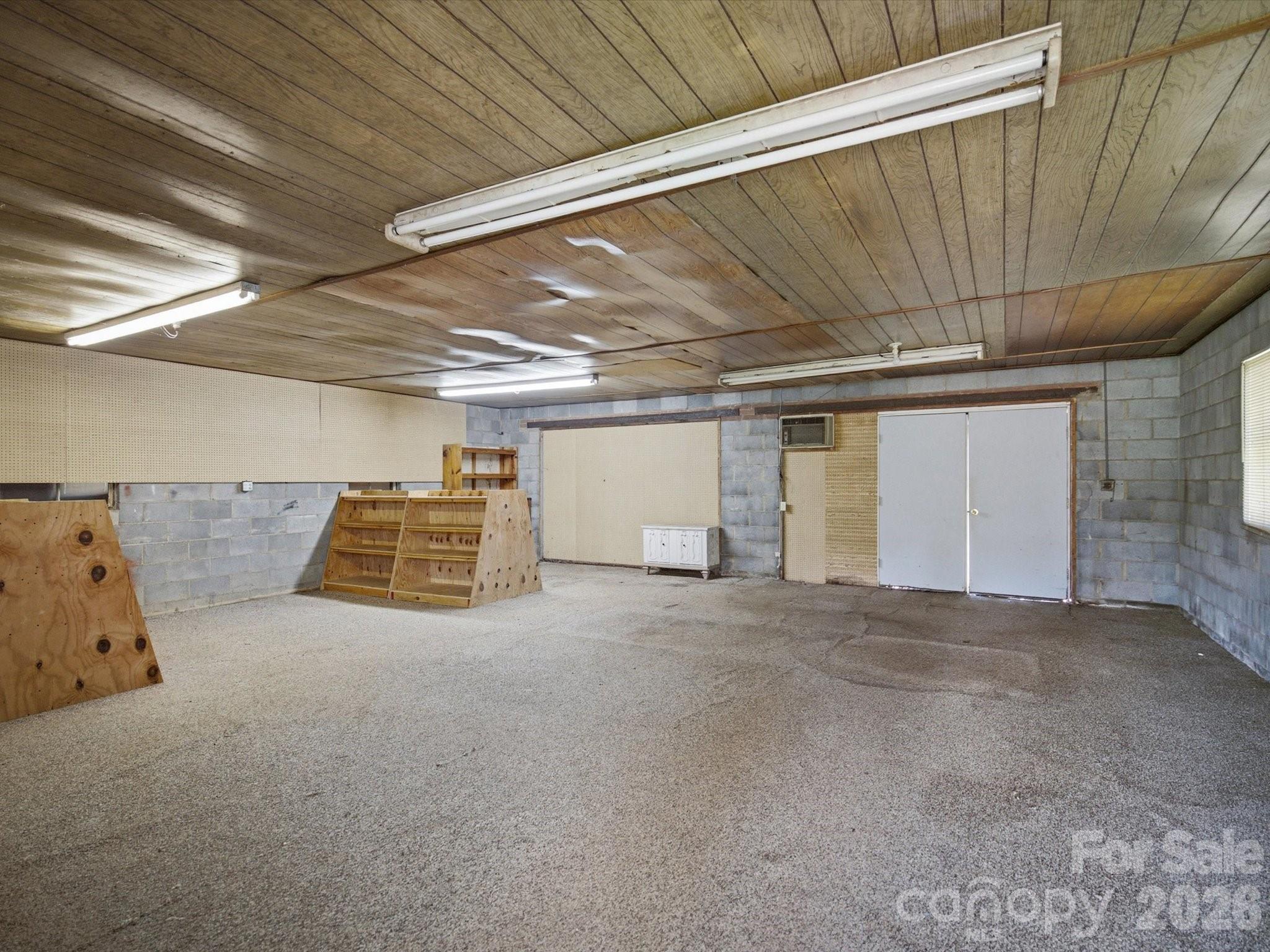 2401 Lail Road — Morganton